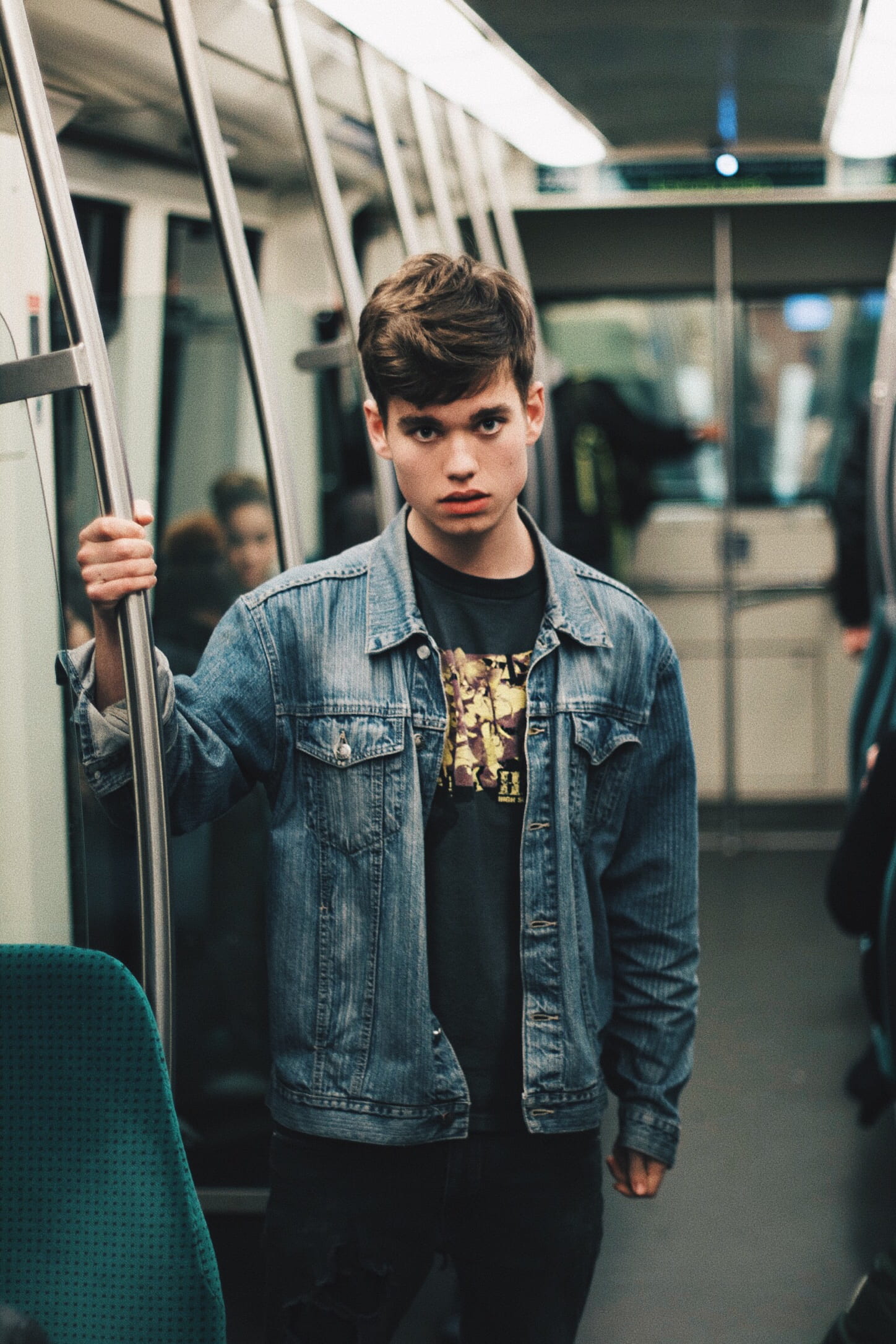 look, student, model, outdoors, bar, three quarter length, leisure activity, focus on foreground, hold, denim, subway, boy, blue, rail transportation, lifestyles, Phone HD Wallpaper