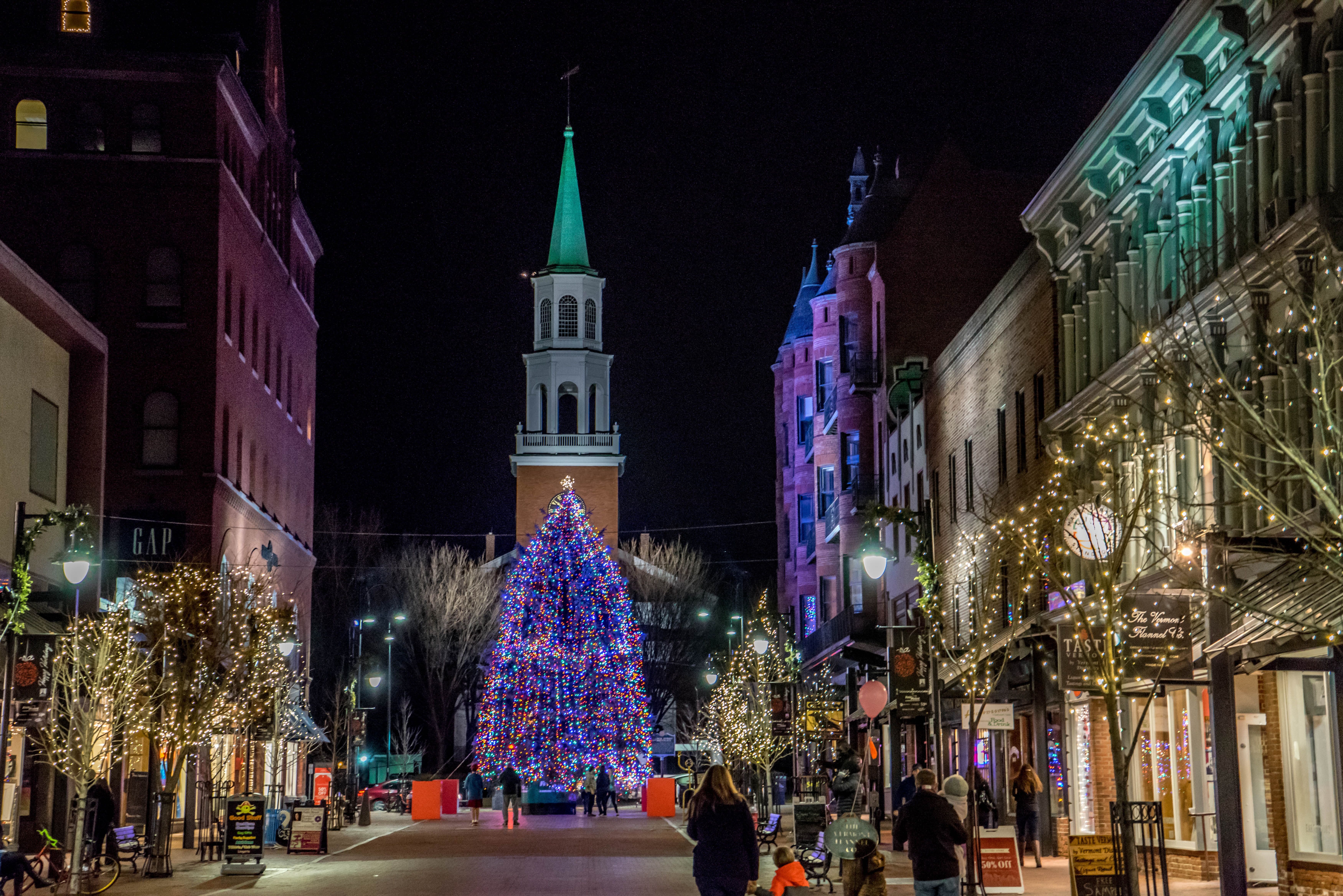building, christmas decoration, 5K, christmas, decoration, built structure, city, christmas lights, illuminated, celebration event, church street, celebration, HD Wallpaper