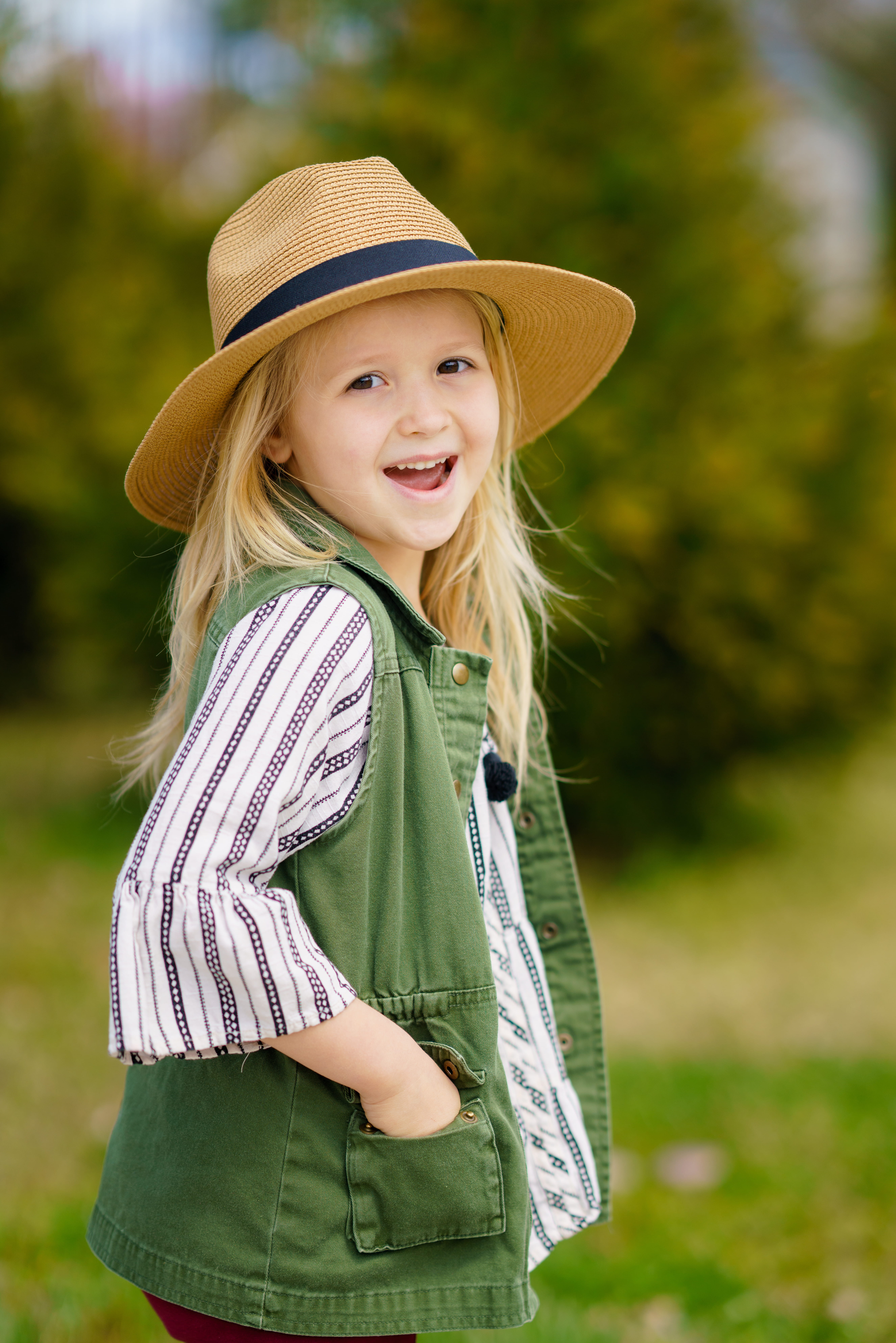usa, 8K, girls, clothing, cute, headshots, laughing, wearing, women, leisure activity, childhood, jacket, kid, looking at camera, portrait, sun hat, real people, Phone HD Wallpaper