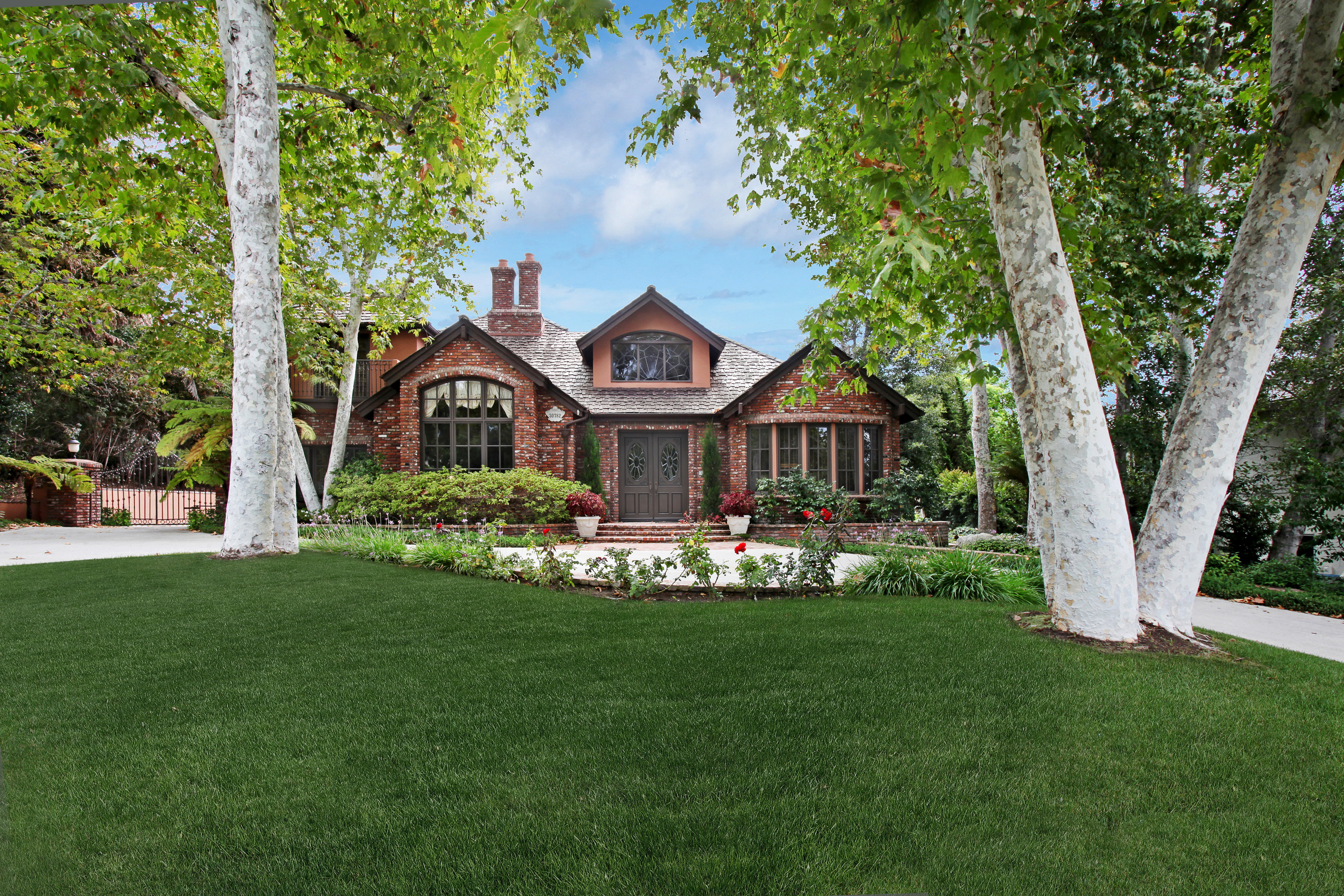 4K, beautiful, mansion, trees, USA, lawn, the bushes, San Juan Capistrano, flowers, grass, CA, house, HD Wallpaper