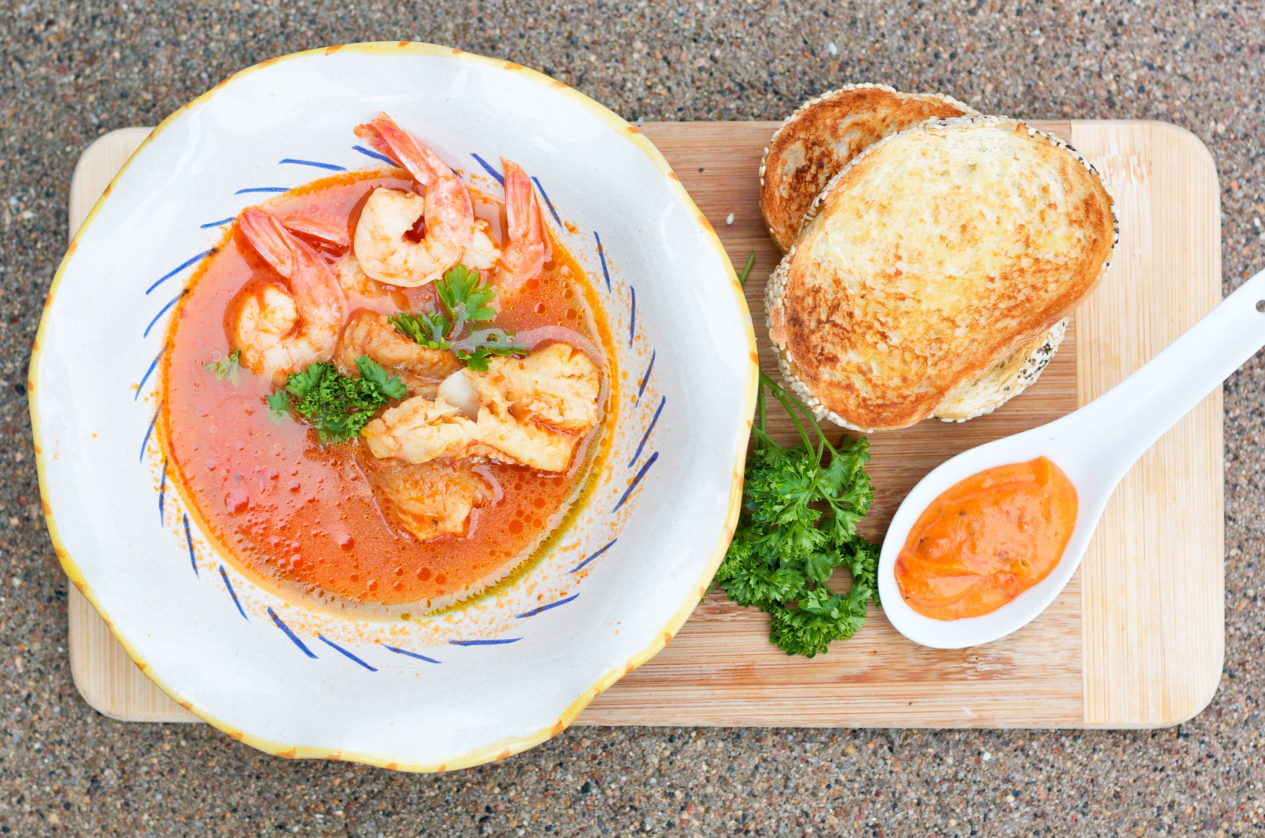 4K, croutons, seafood soup, greens, tomato sauce, shrimp, HD Wallpaper