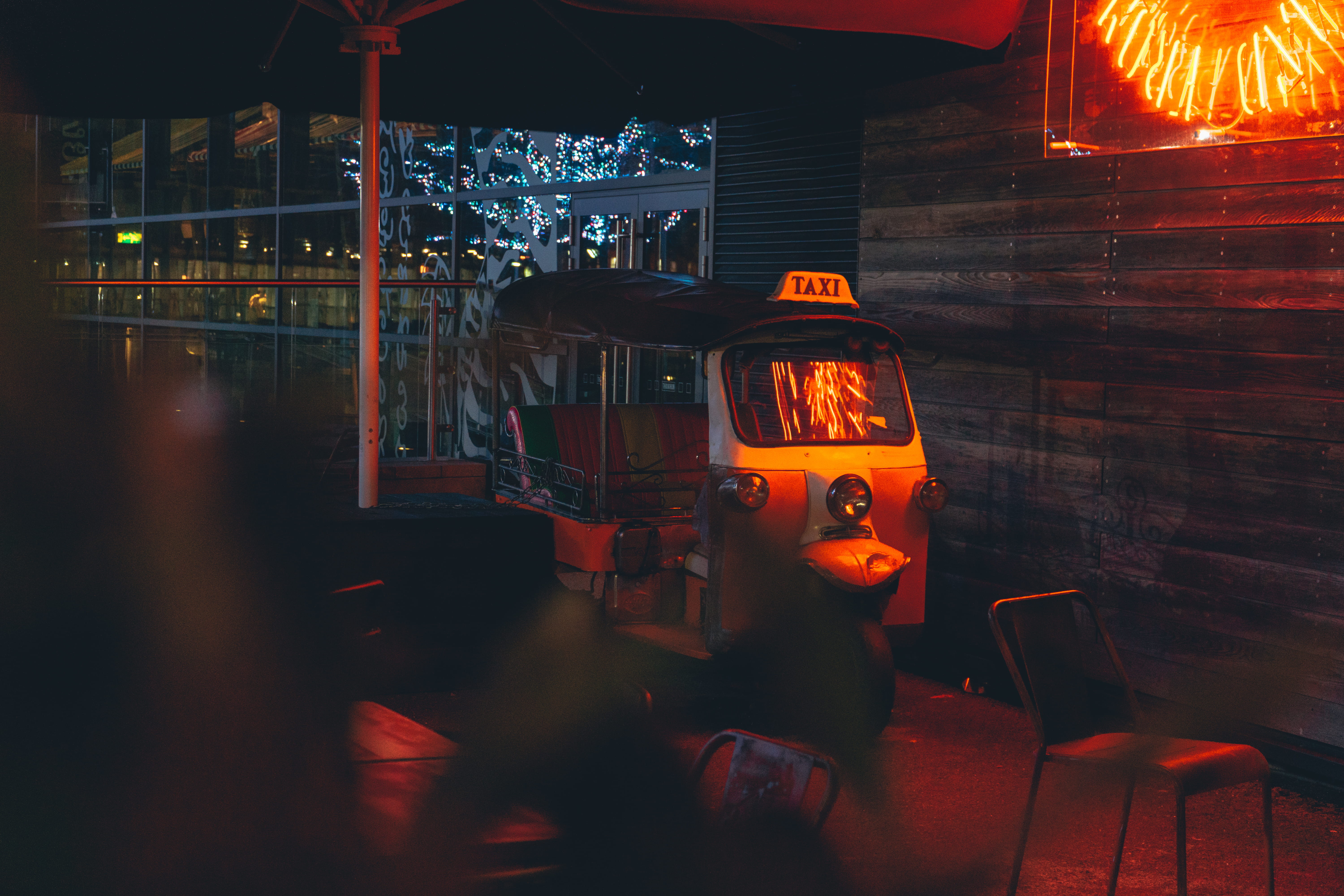 urban, beside, transportation, white, chair, restaurant, transparent, vehicle, outdoors, glowing, men, wooden, business, parked, lighting equipment, car, HD Wallpaper