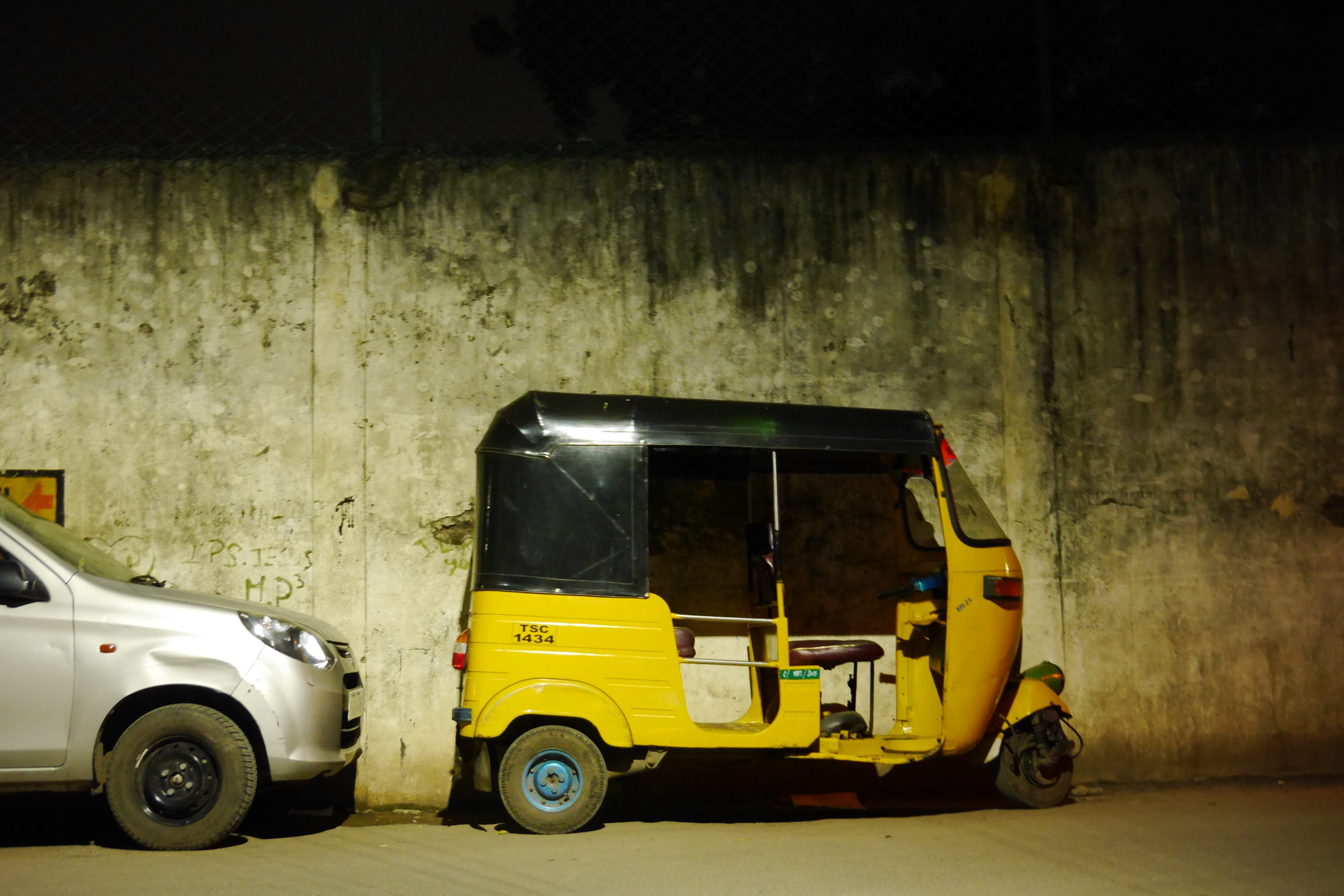 silver, black, land vehicle, architecture, travel, city, car, rickshaw, motor vehicle, auto, street, wall, transportation, stationary, concrete, truck, HD Wallpaper