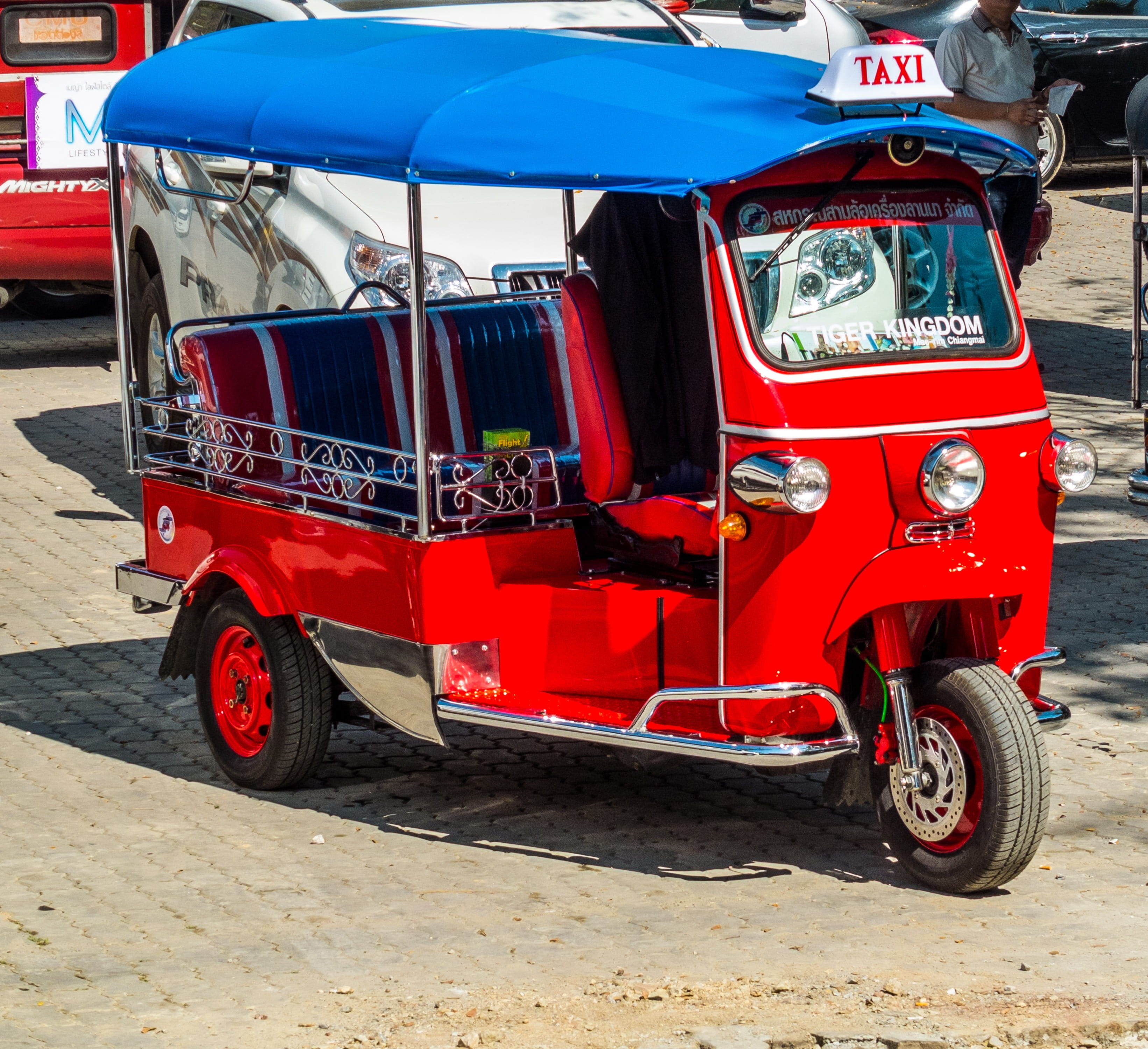 2K, car, rickshaw, jinrikisha, old, street, road, transportation, day, accidents and disasters, motor vehicle, land Vehicle, travel, outdoors, red, autorickshaw, HD Wallpaper