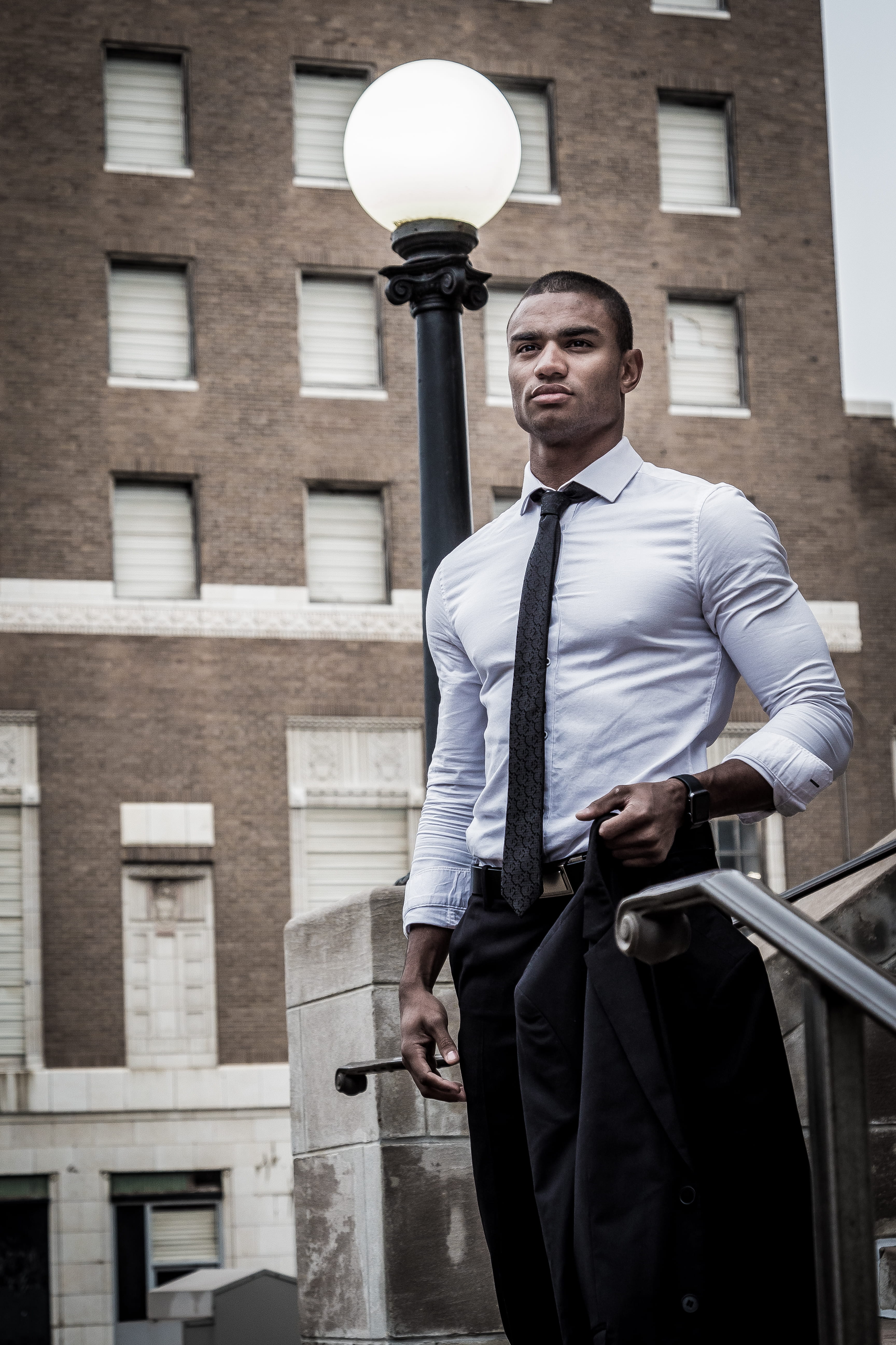 jacket, streetlamp, suit, building exterior, building, men, african american, businessman, 5K, tie, three quarter length, menswear, apple watch, post, Phone HD Wallpaper
