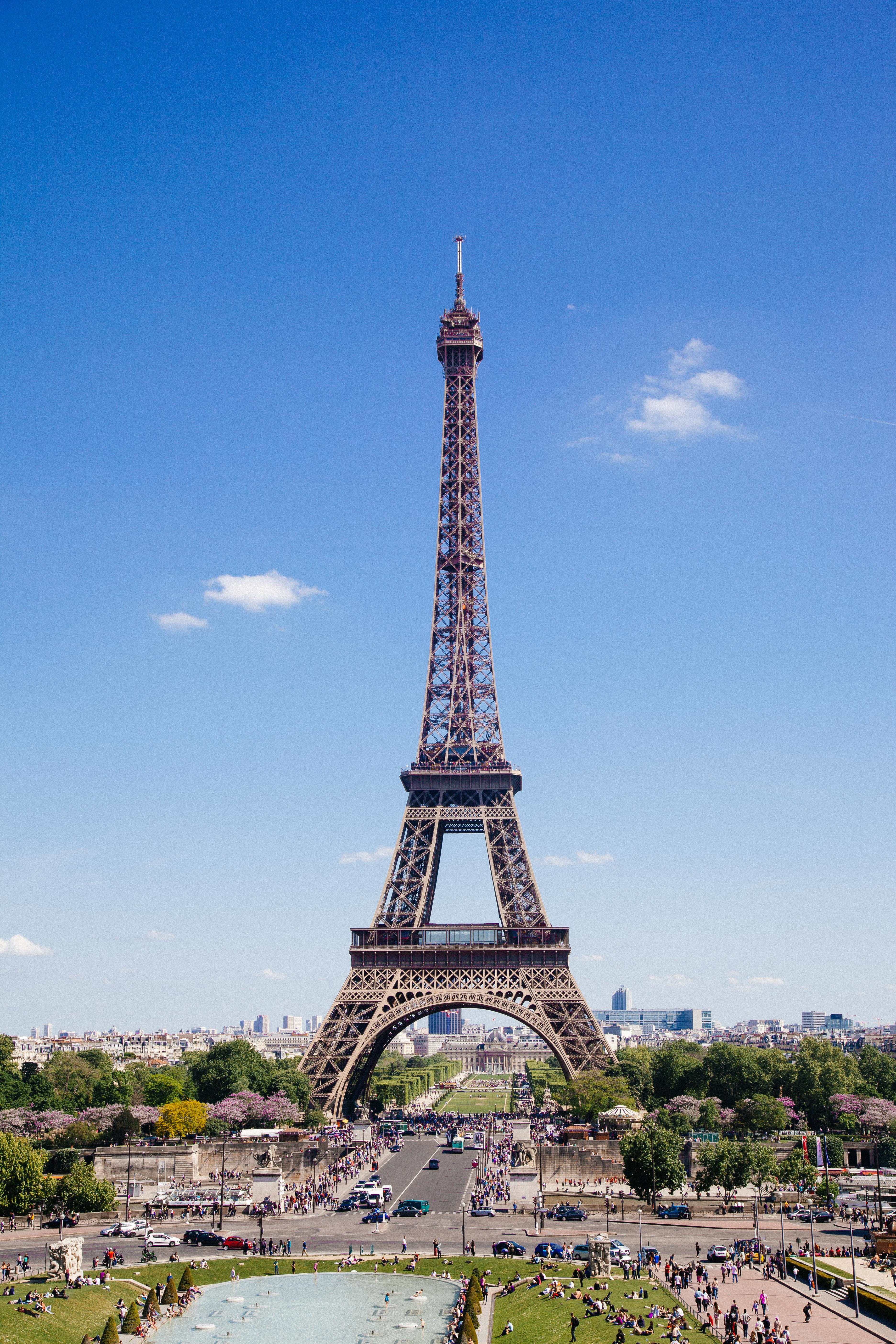 urban Scene, cityscape, city Life, day, incidental people, paris - France, metal, champ-de-Mars, city, tourism, tower, monument, architectural feature, Phone HD Wallpaper