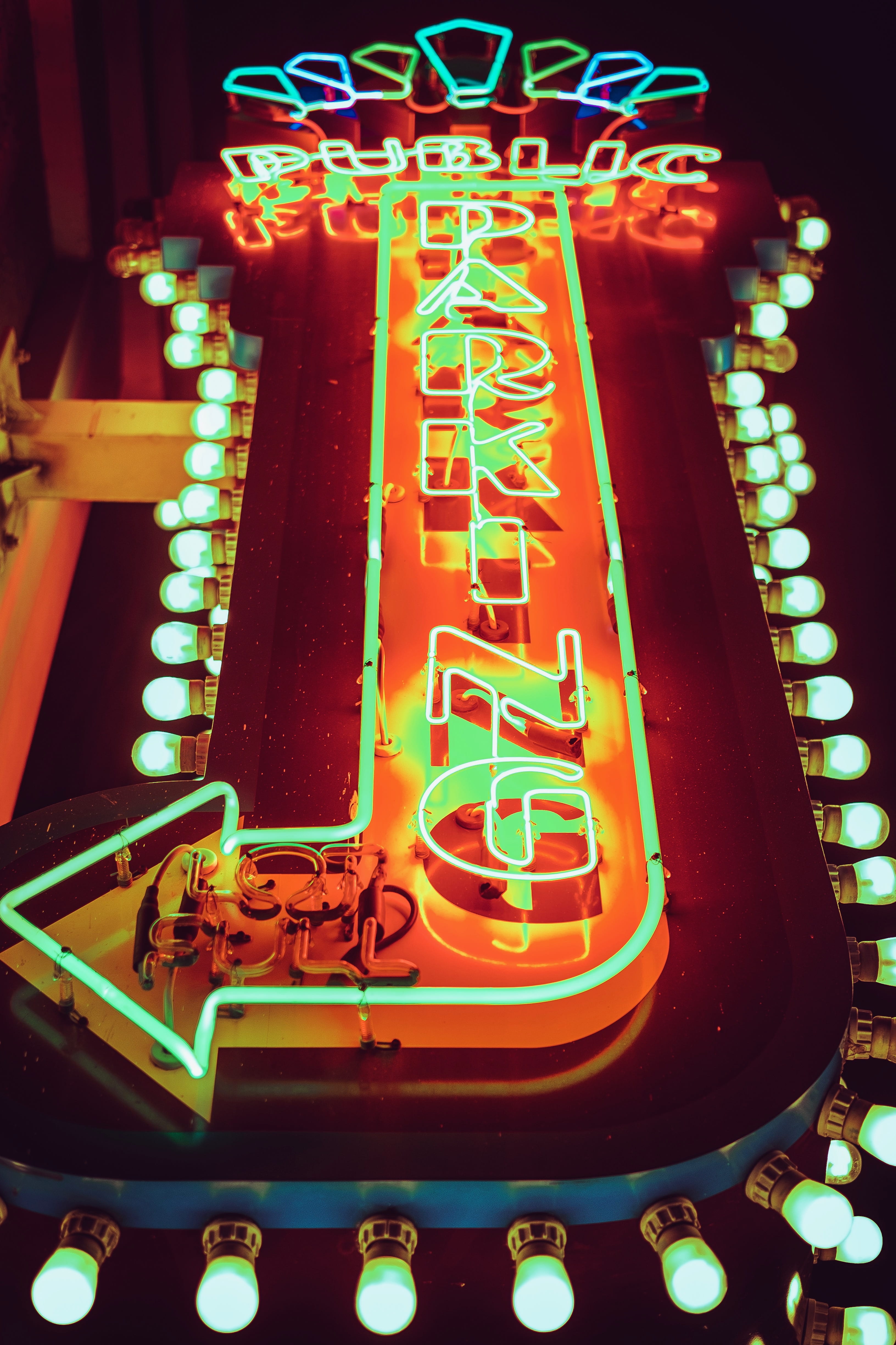 ofgreen, text, 4K, bright, amusement park, sign, green, communication, parking, arts culture and entertainment, indoors, orange, big, metal, architecture, Phone HD Wallpaper