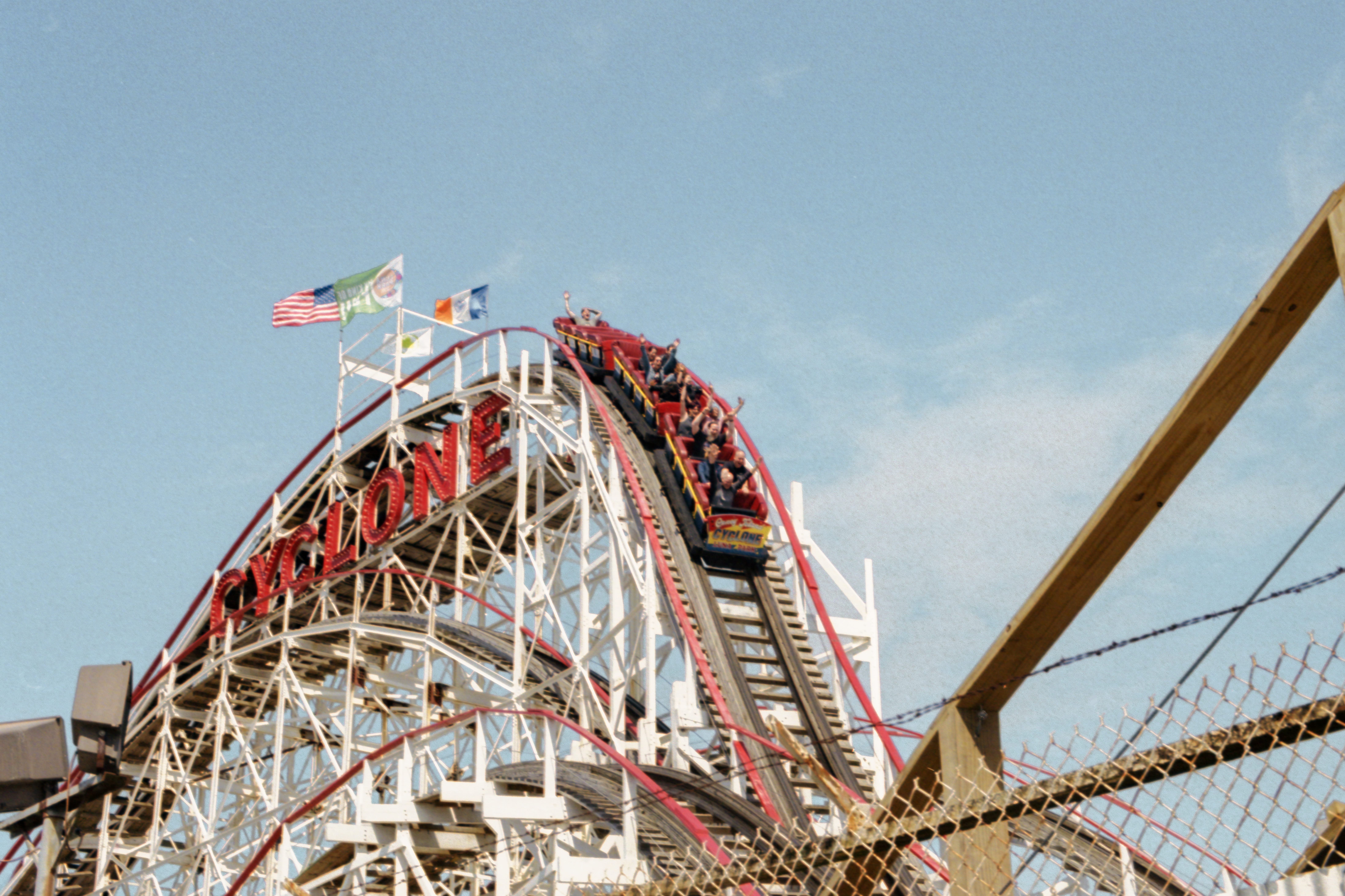 land, excitement, human, adventure, leisure activities, fun, traveling carnival, lawn, day, roller coaster, arts culture and entertainment, ferris wheel, HD Wallpaper