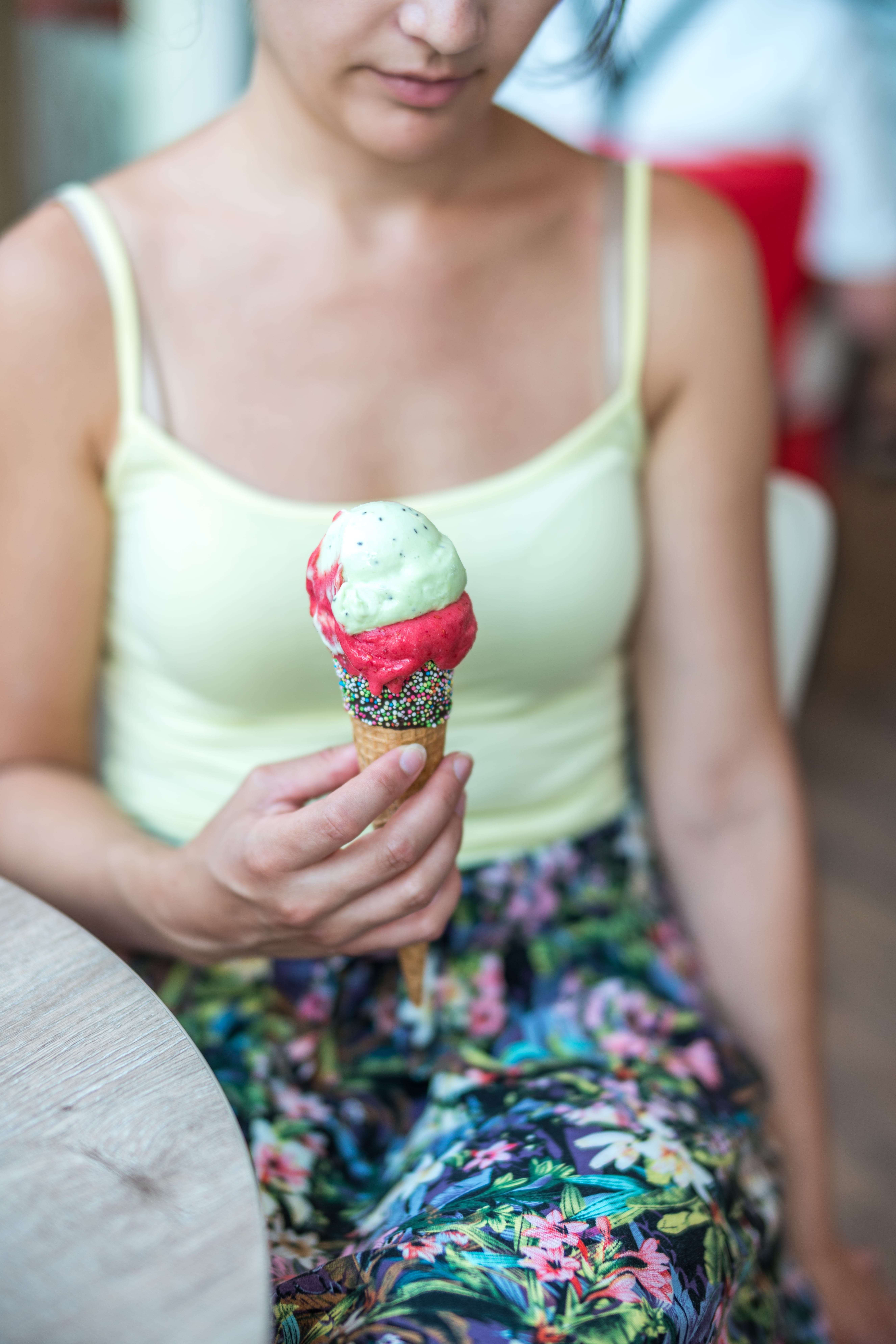 one person, focus on foreground, dessert, hand, ice cream, hands, sweet food, indulgence, food and drink, sweet, temptation, cream, icecream, sitting, fashion, Phone HD Wallpaper