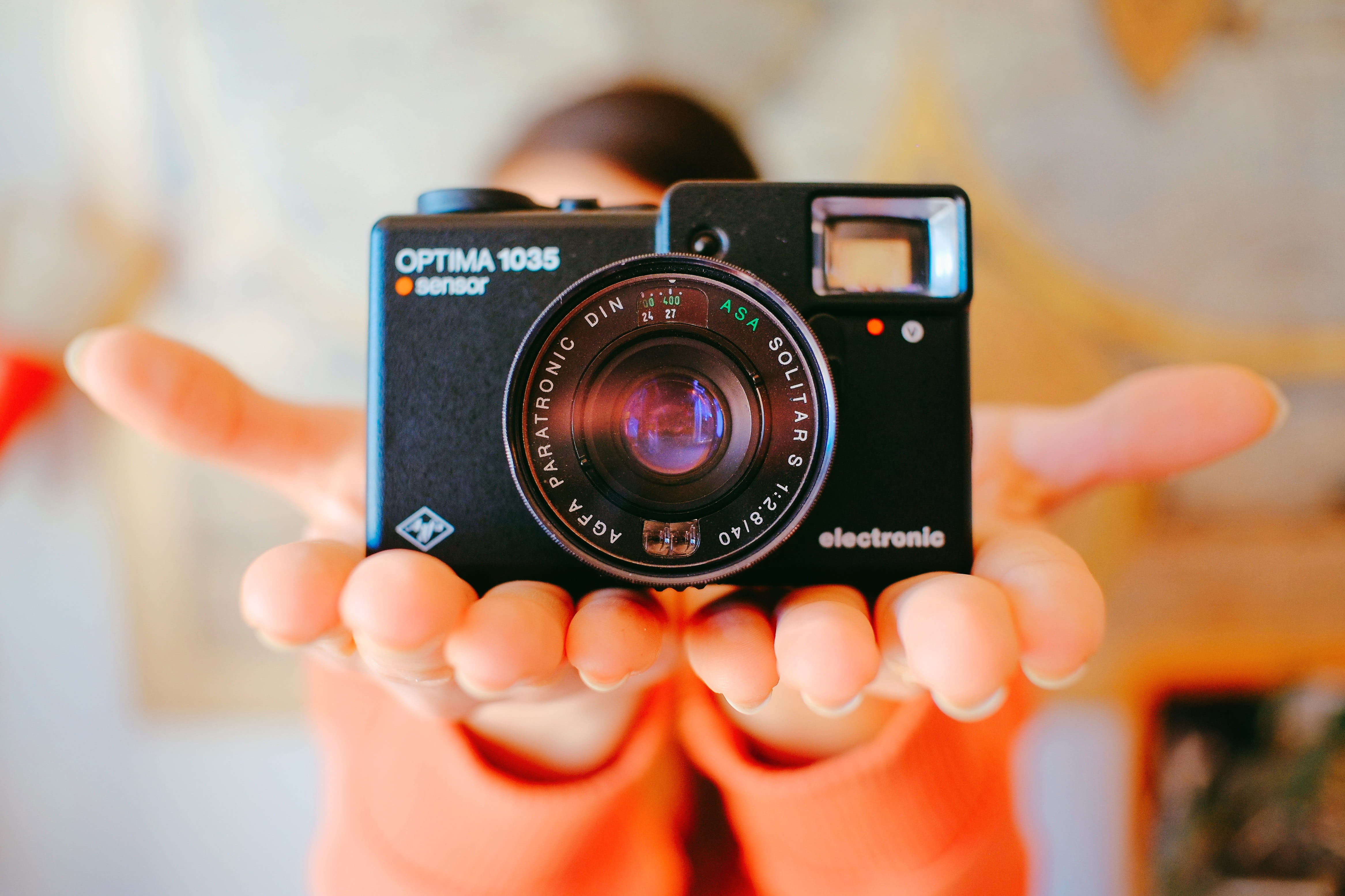 rangefinder, leisure activity, film, old, finger, lens, lifestyles, photography, front view, focus on foreground, analogue, classic, communication, 4K, HD Wallpaper