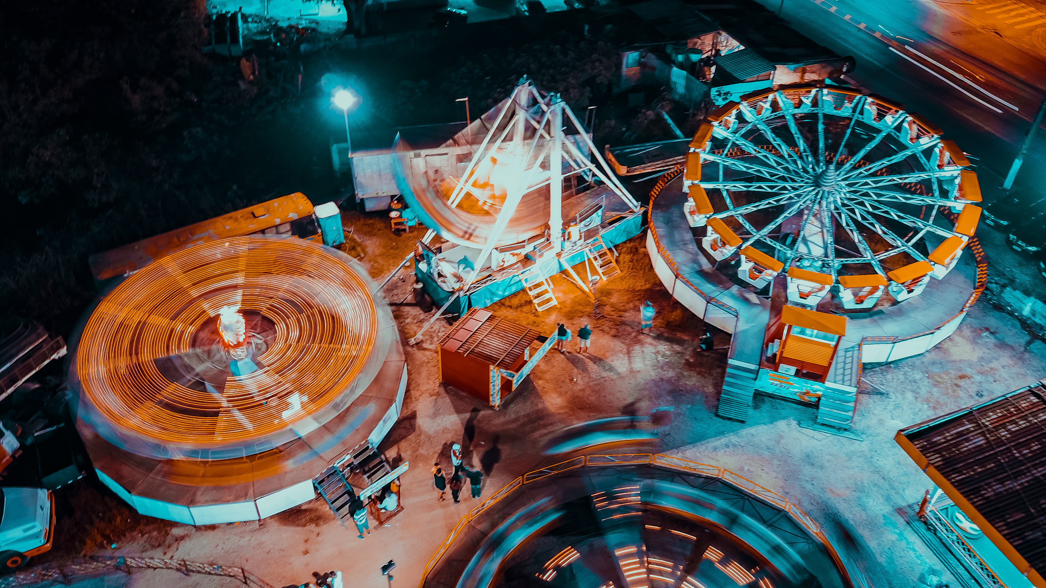 wheel, illuminated, human, amusement park, lighting, car, high angle view, ferris wheel, geometric shape, machine, crowd, motor vehicle, leisure activities, HD Wallpaper