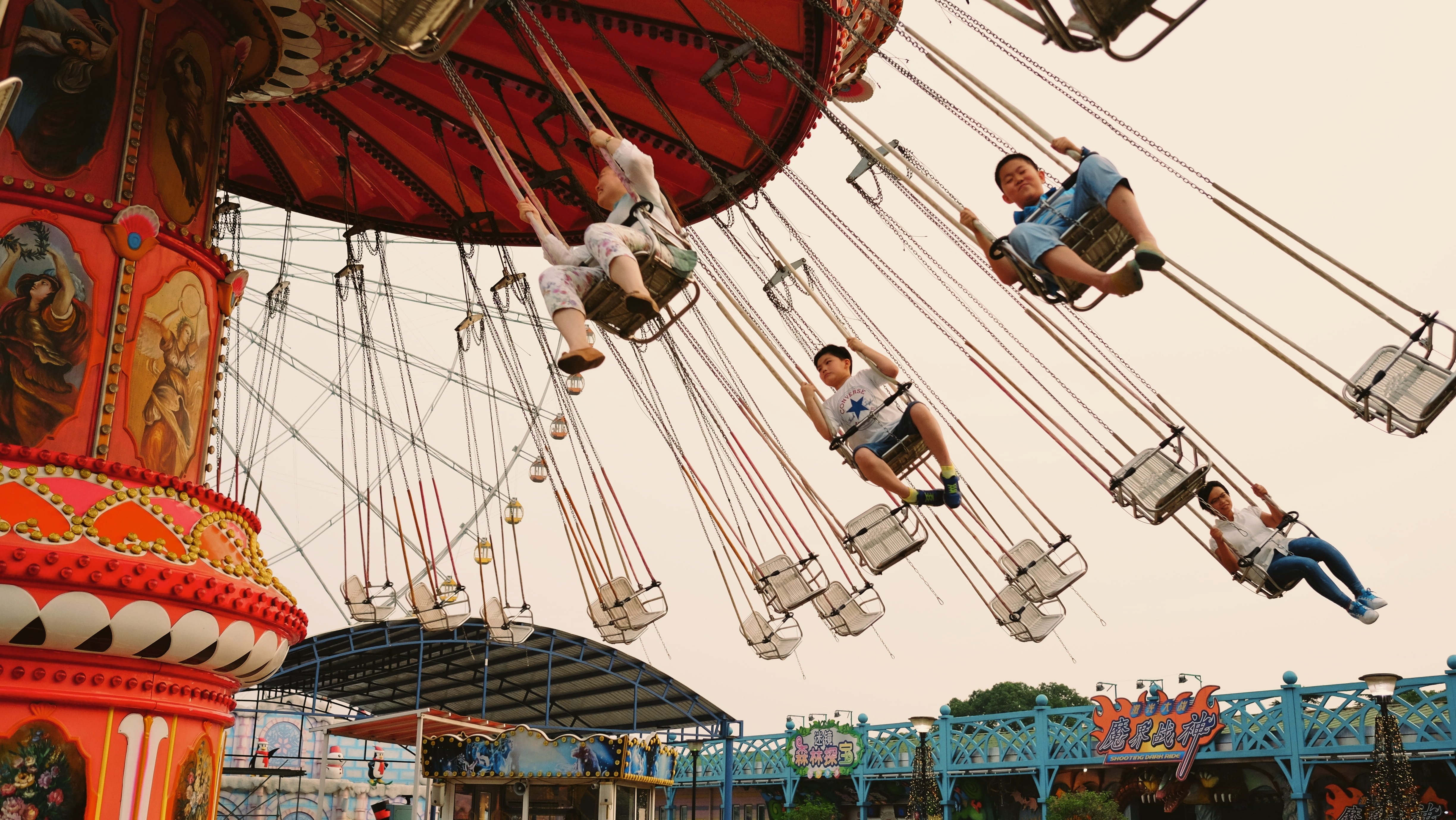 people, riding, arts culture and entertainment, 4K, lifestyles, round, fairground, vehicle, amusement park, go, countryside, day, low angle view, 中国, other / none, HD Wallpaper
