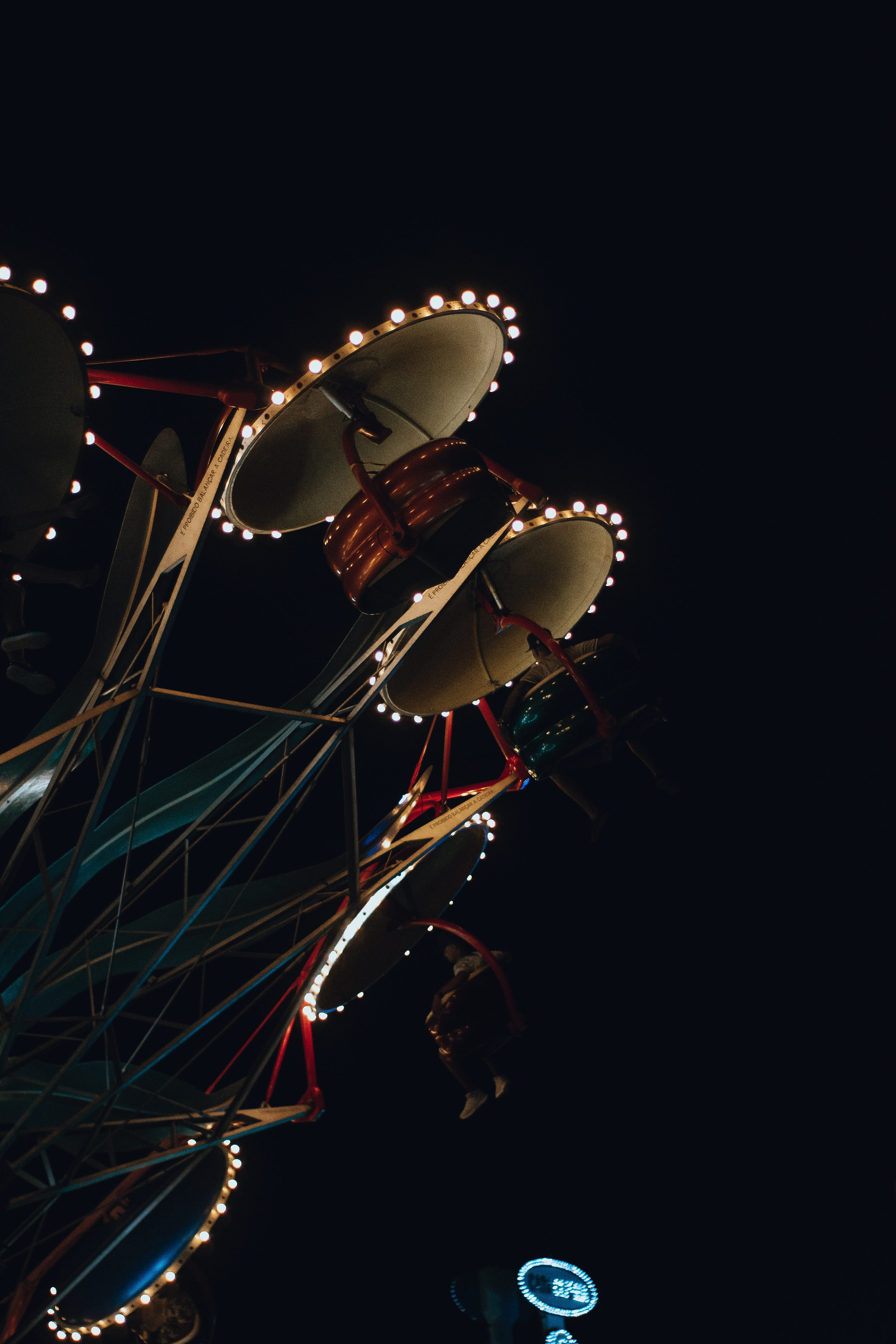 nature, tarmac, time, sky, ferris wheel, lighting, dark, 4K, carnival, car wheel, tire, theme park, decoration, leisure activities, black background, hubcap, Phone HD Wallpaper
