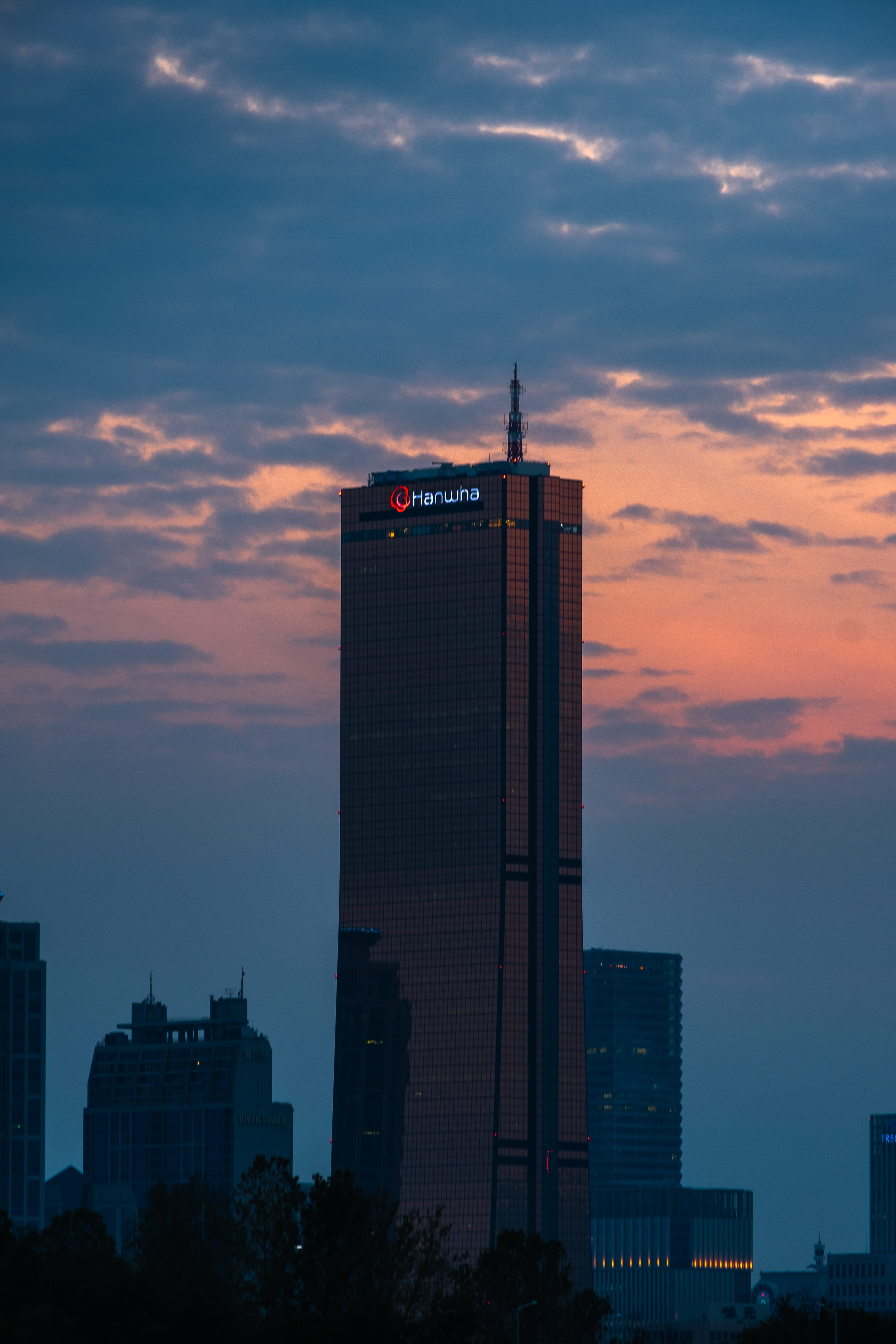 modern, architecture, office building exterior, outdoors, janis, 63빌딩, orange color, ig_korea, 5K, travel destinations, sunset, 63 building, Phone HD Wallpaper