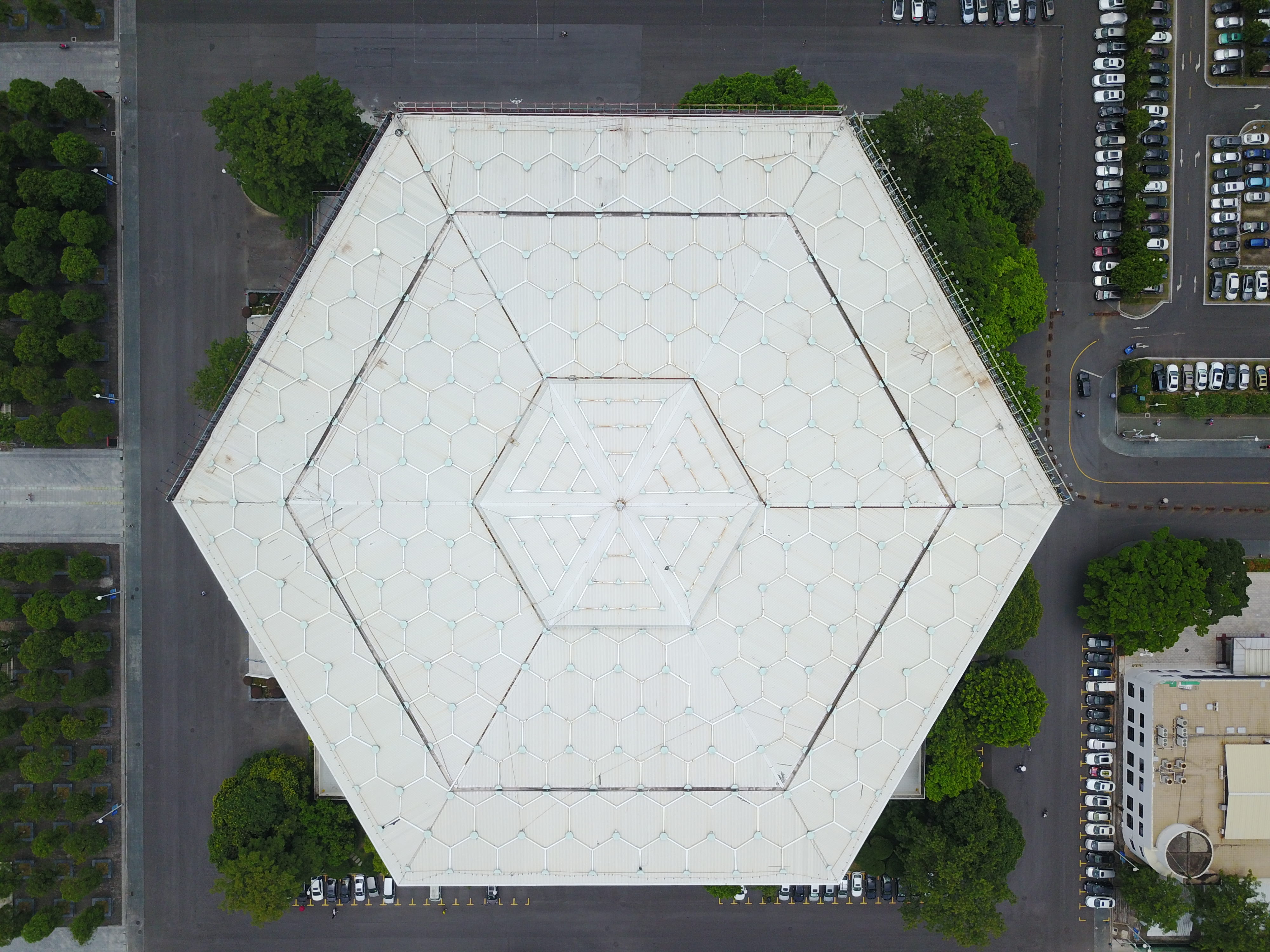car park, architecture, nature, roof, 4K, parking lot, photography, geometry, aerial, hexagon, day, no people, hexagonal, design, outdoors, geometric, HD Wallpaper