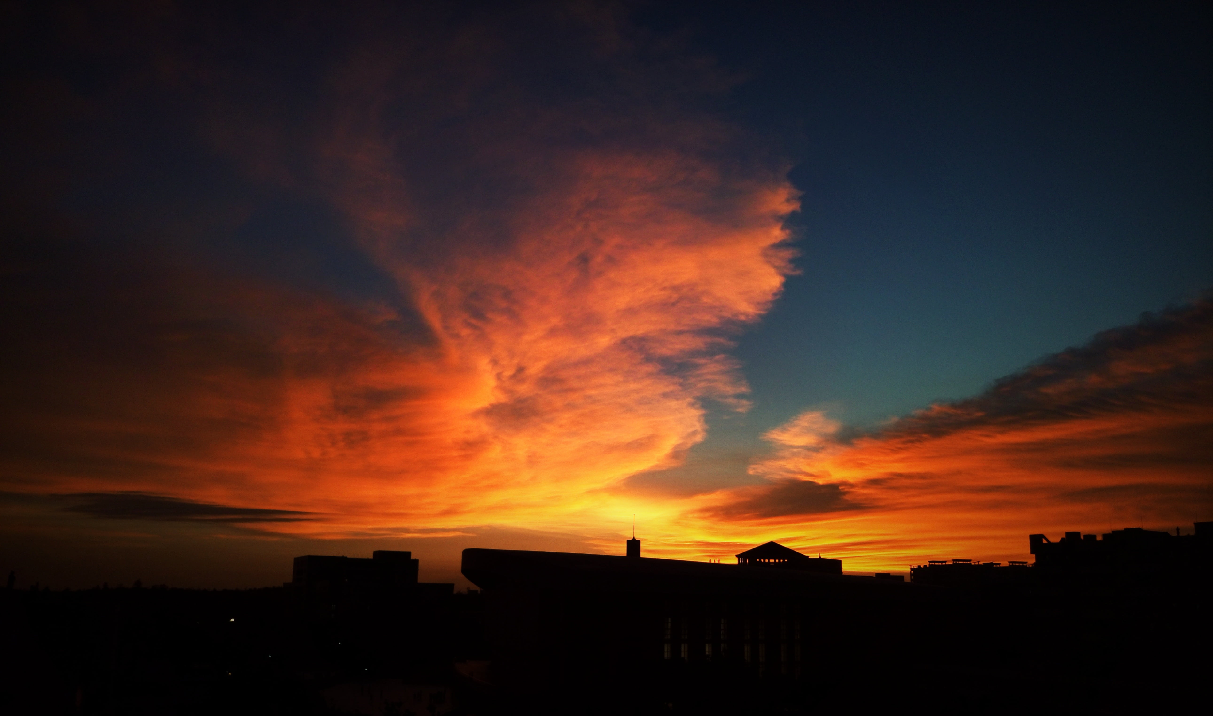 dramatic sky, orange color, city, building exterior, residential district, architecture, building, beauty in nature, the scenery, dusk, outdoors, low angle view, HD Wallpaper