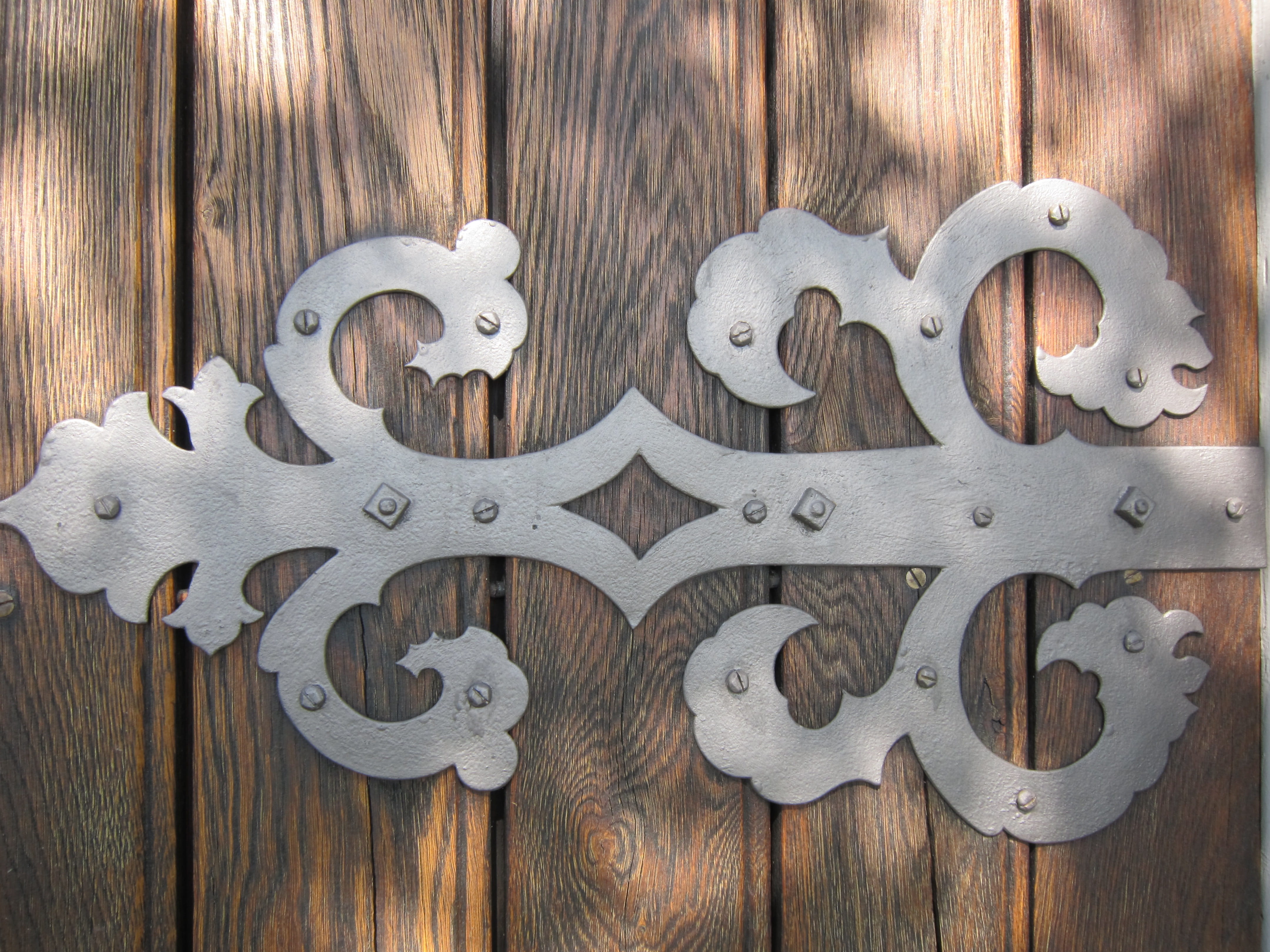 front door, artfully, backgrounds, heart shape, communication, antique, silver colored, old-fashioned, brown, Fitting, creativity, sun game, indoors, plank, HD Wallpaper