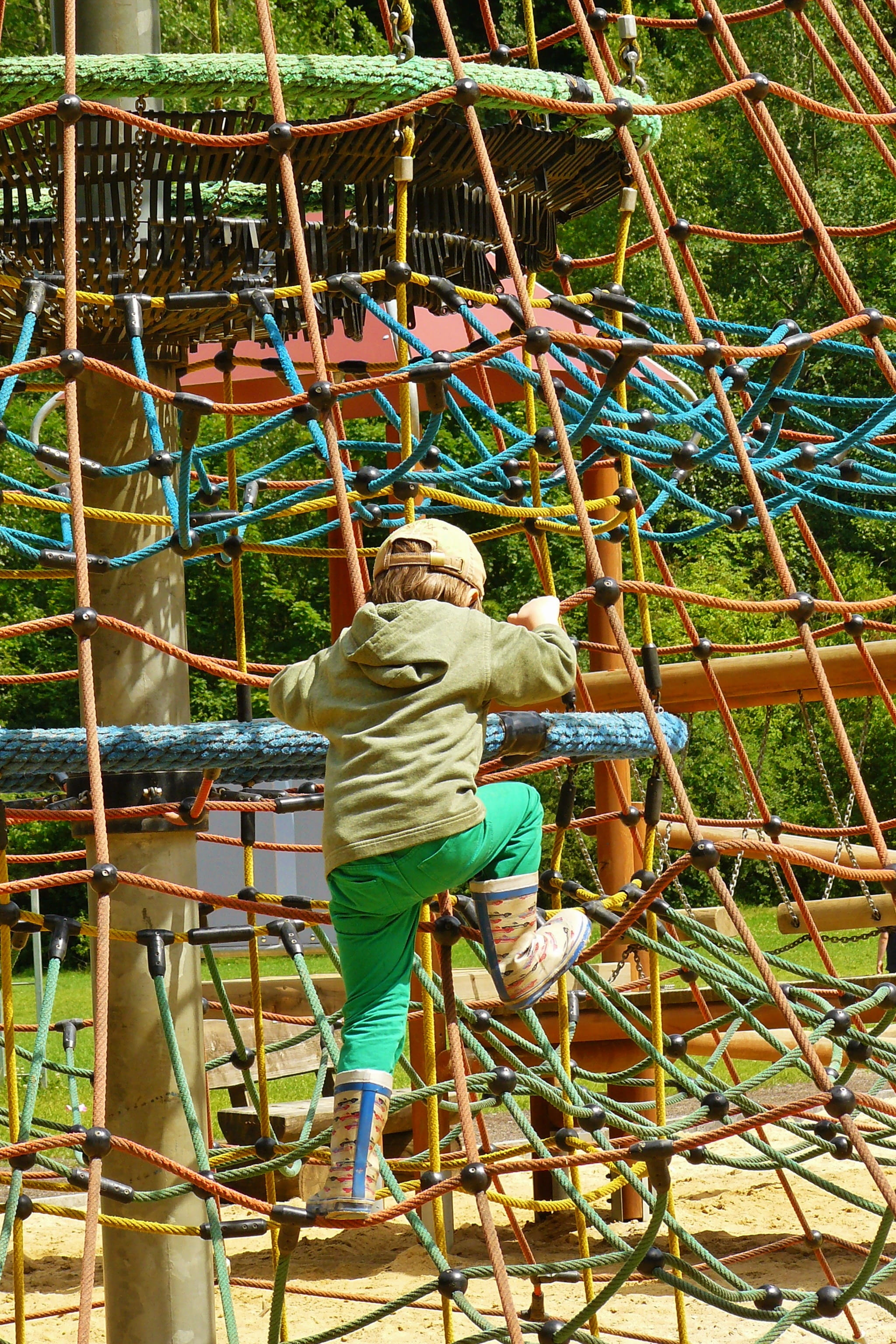 boys, child, day, game device, men, boy, 2K, kletterger, outdoors, connections, leisure activity, st, climb, climb up, play, full length, adult, casual clothing, Phone HD Wallpaper