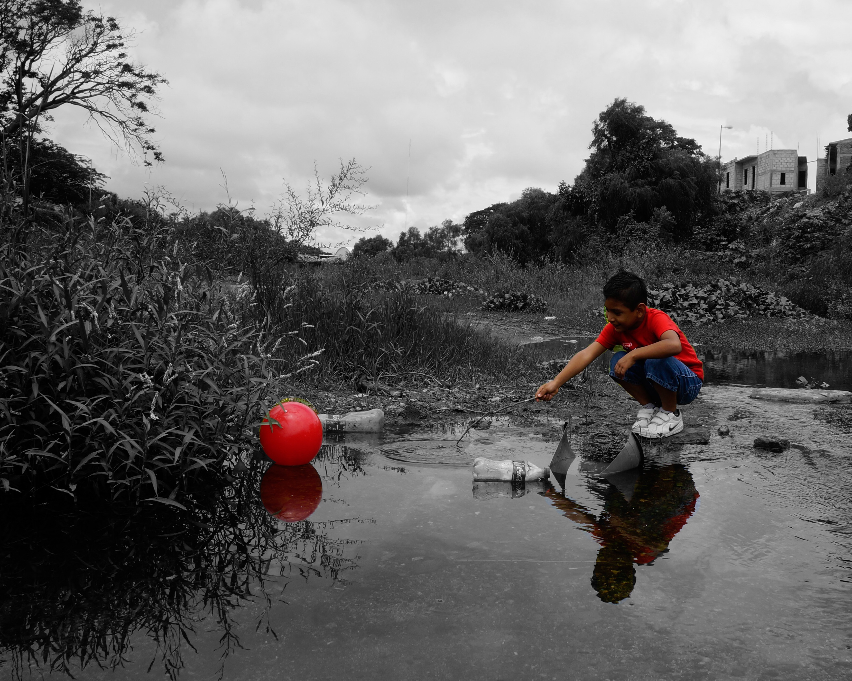 outdoors, watching sunset, contaminaríamos, children, infected children, sky, beside, cloud - sky, day, reflection, body, contaminated toy, childhood, consciousness, HD Wallpaper