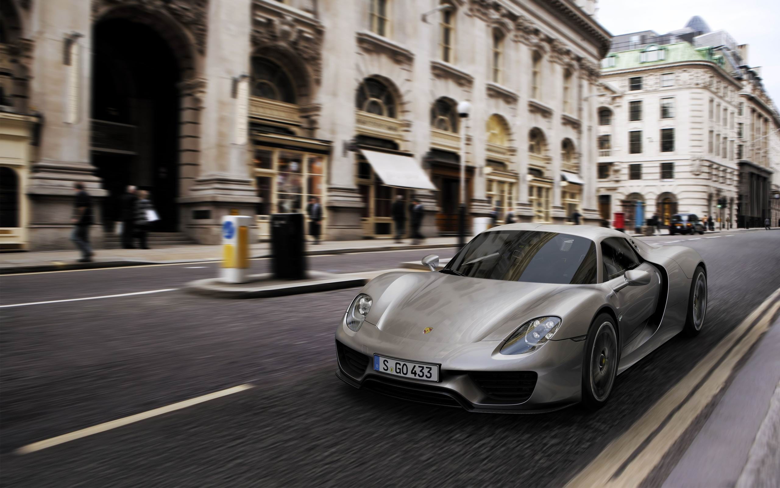 city street, built structure, spyder, city life, car, travel, building, silver, motor vehicle, hd, coupe, land vehicle, building exterior, porsche, HD Wallpaper