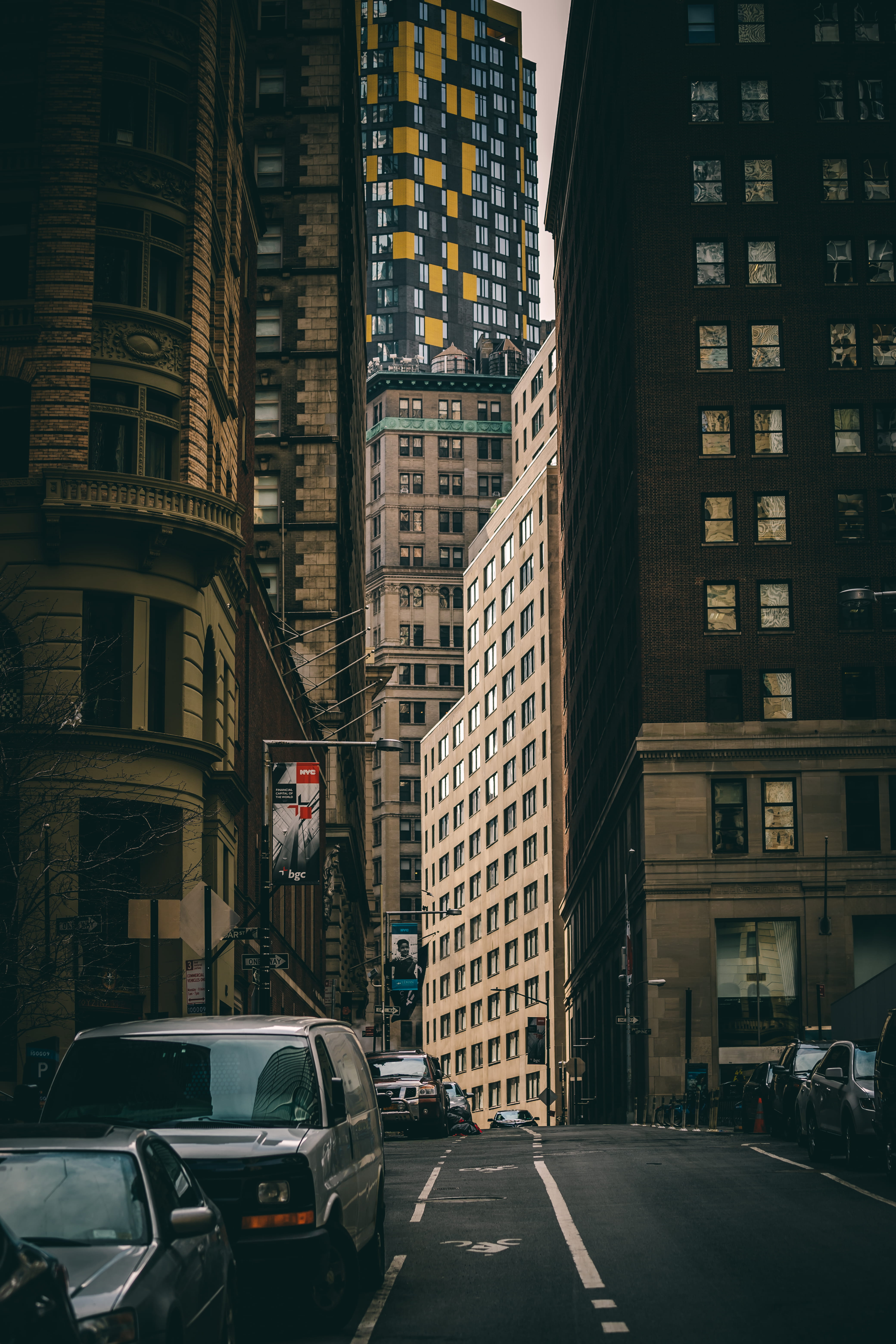 outdoors, traffic, modern, built structure, office, tall - high, building, building exterior, architecture, office building exterior, mode of transportation, Phone HD Wallpaper