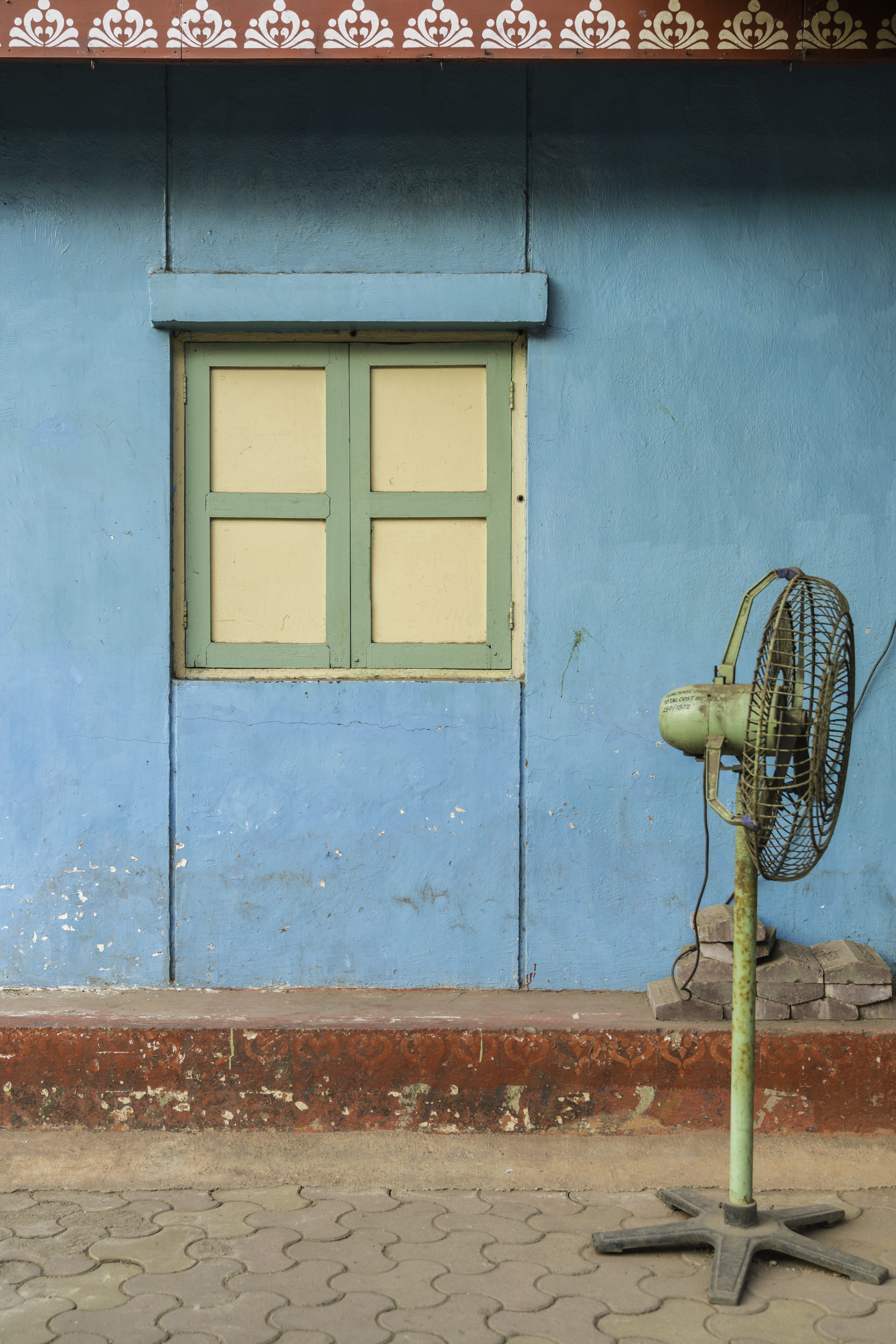 day, no people, brown, cultural, built structure, building exterior, spiral, safety, vintage, outdoors, 8K, cross, teal, window, bandra east, architecture, Phone HD Wallpaper