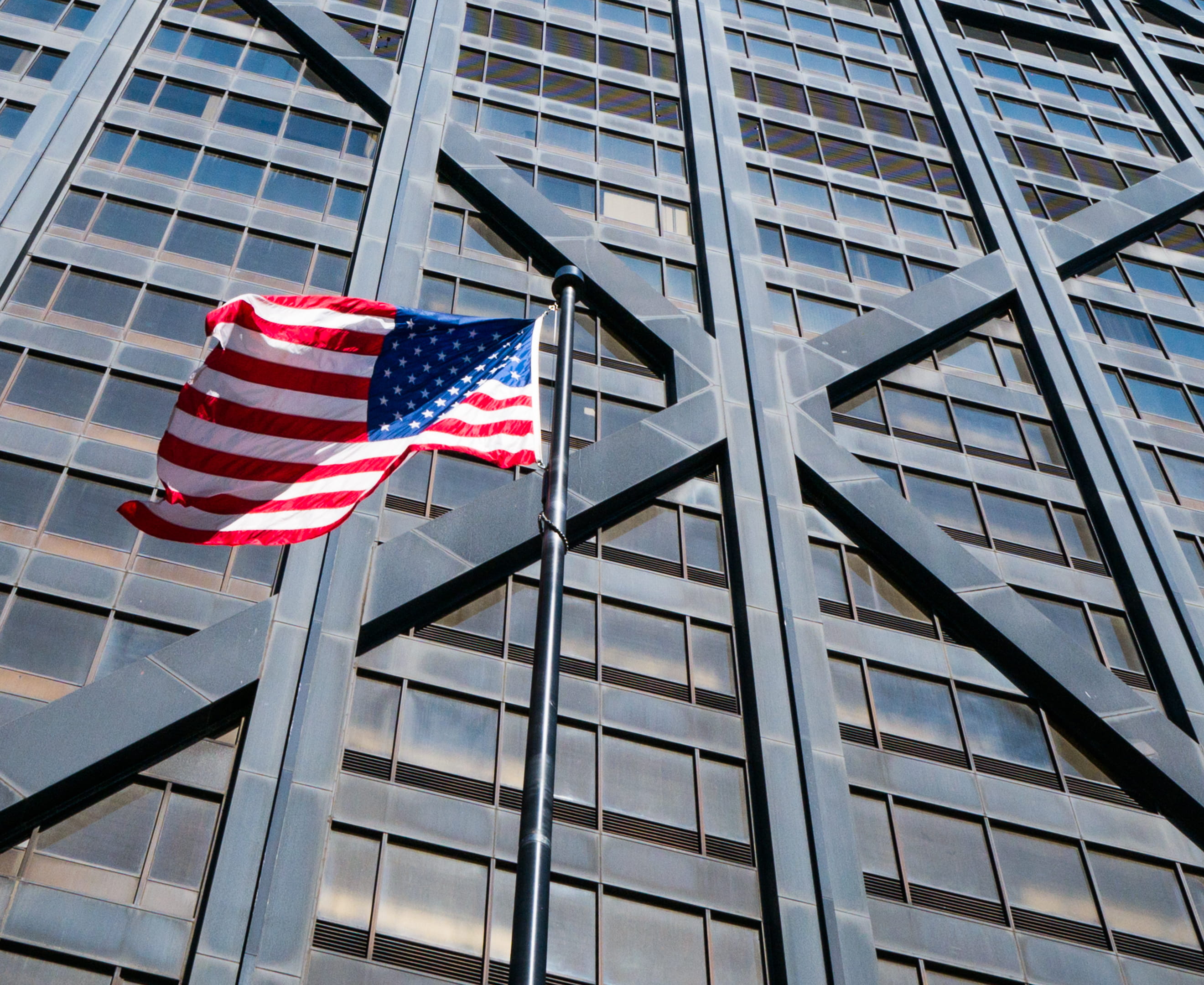 american, low angle view, no people, stars, built structure, 2K, office, windows, patriotism, john hancock building, office building exterior, day, chicago, HD Wallpaper