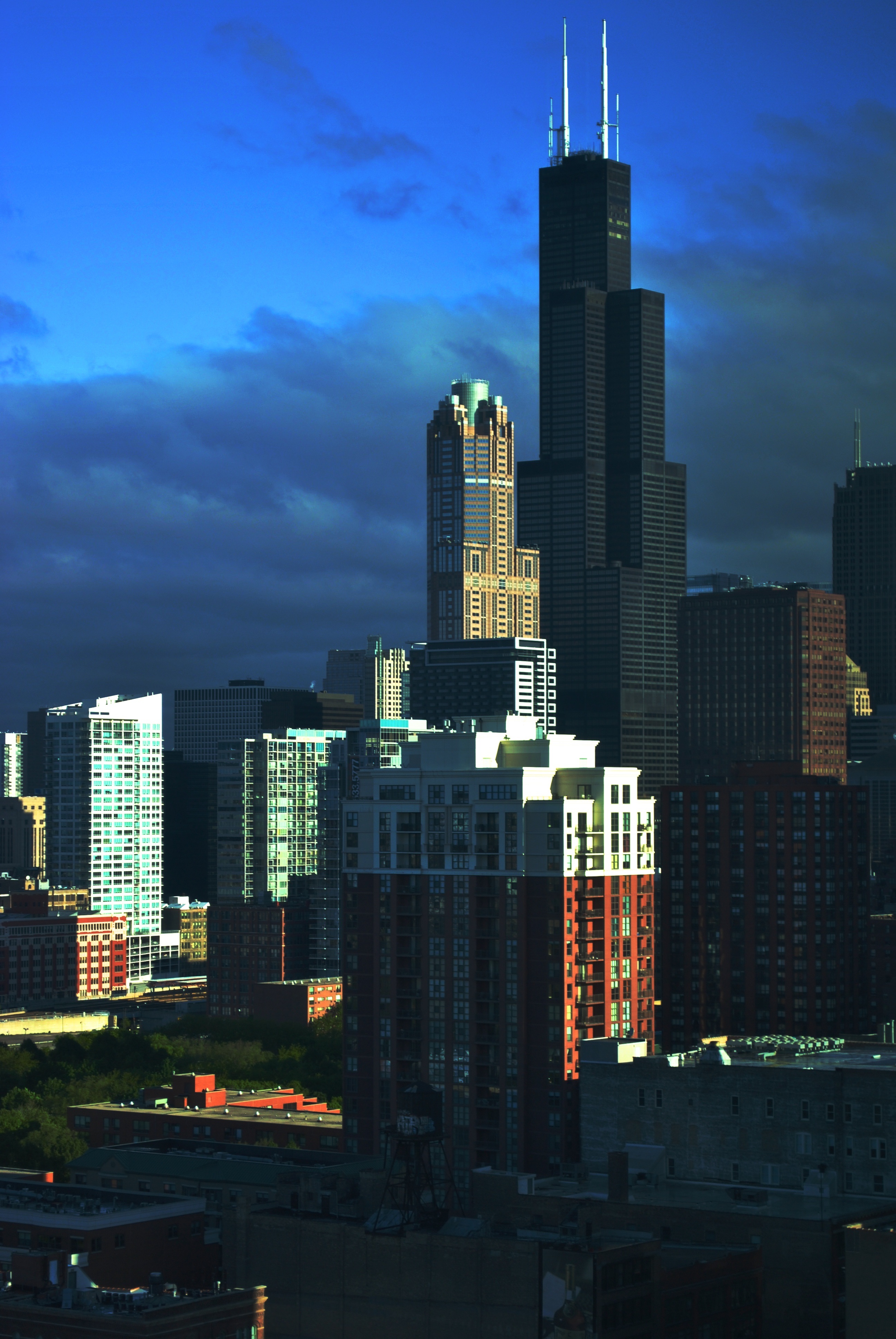 skyline, office building exterior, financial district, spire, illinois, architecture, downtown, cloud - sky, financial, 4K, tall - high, nature, chicago, Phone HD Wallpaper