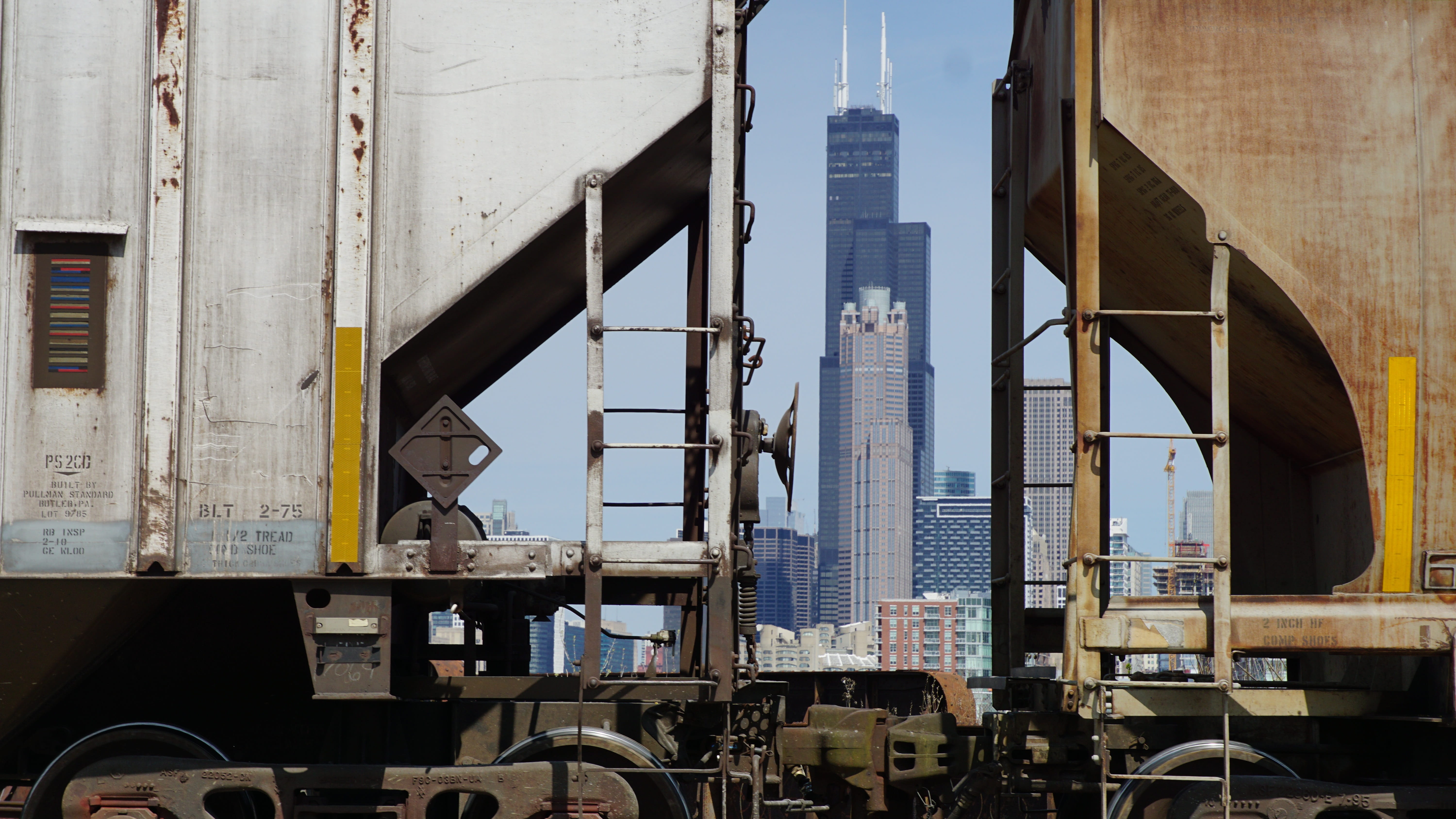 sky, architecture, shunting yard, built structure, office building exterior, railroad track, no people, nature, metal, sunlight, skyline, business, skyscraper willis tower, HD Wallpaper