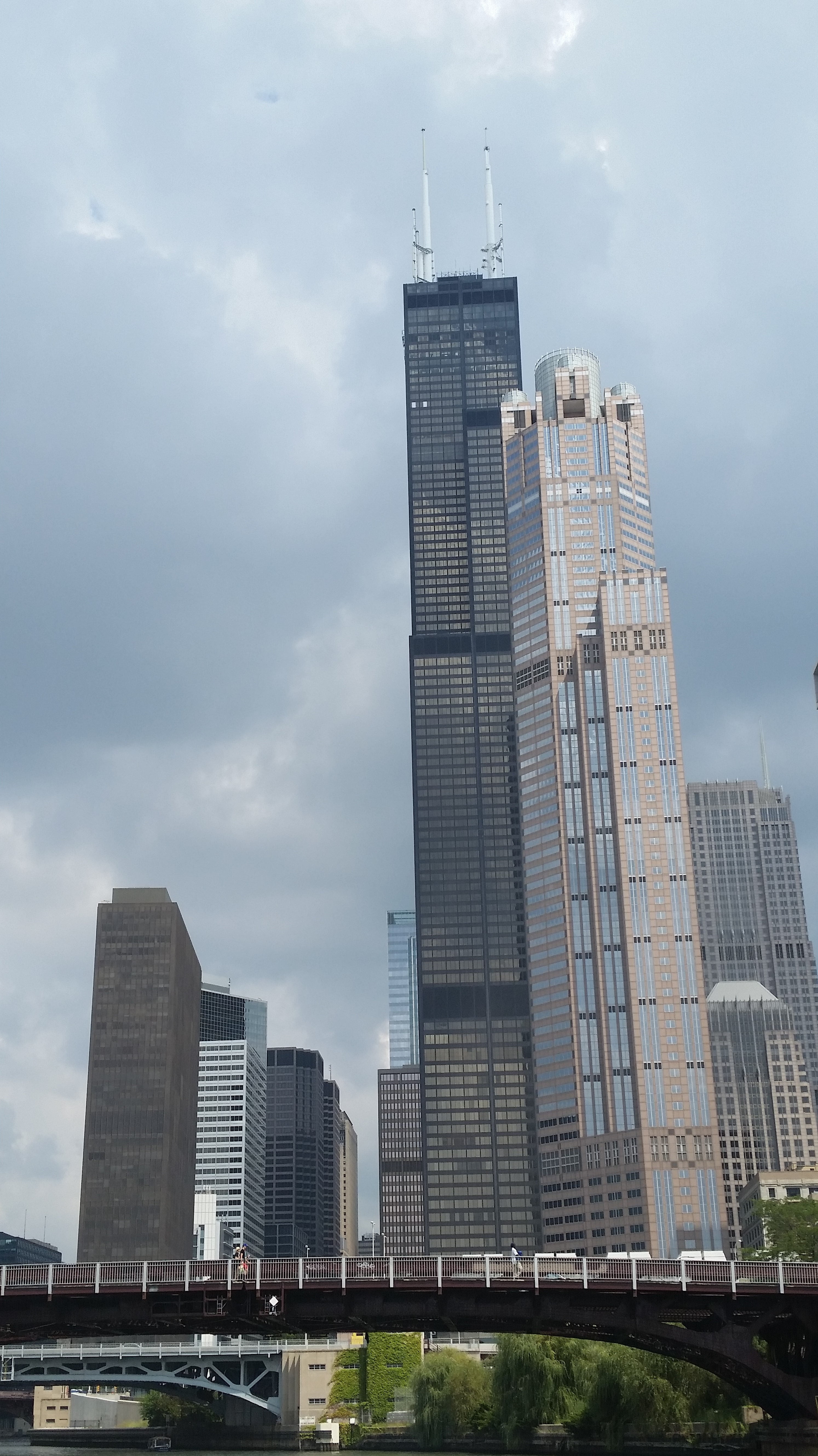 landscape, skyline, spire, no people, cloud - sky, chicago, urban skyline, sears tower, day, sky, nature, skyscraper, architecture, landmark, modern, america, Phone HD Wallpaper