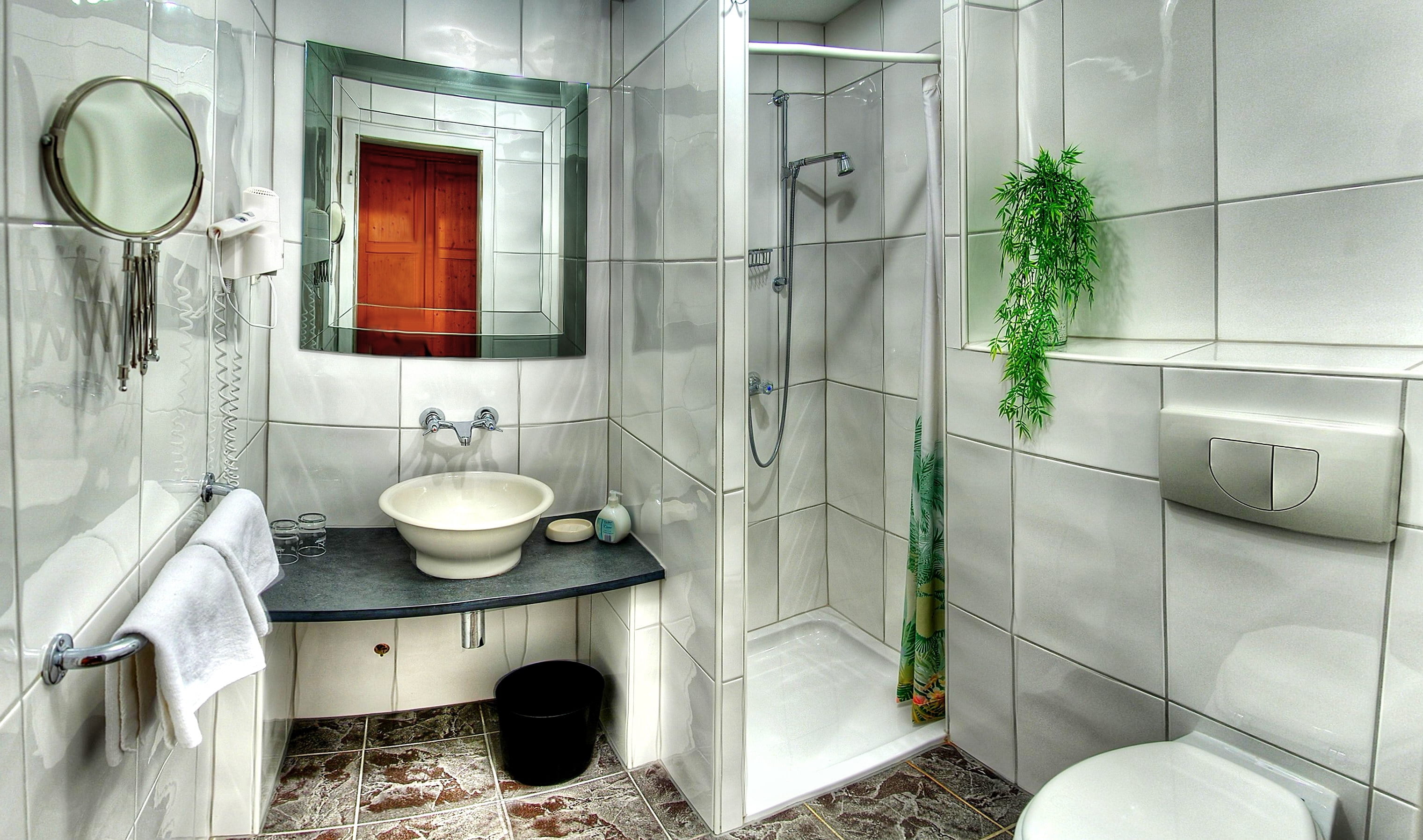 design, domestic Room, tiled Floor, hdr, indoors, apartment, luxury, hygiene, clean, marble, lifestyles, mirror, plant, home Interior, elegance, tub, potted plant, HD Wallpaper