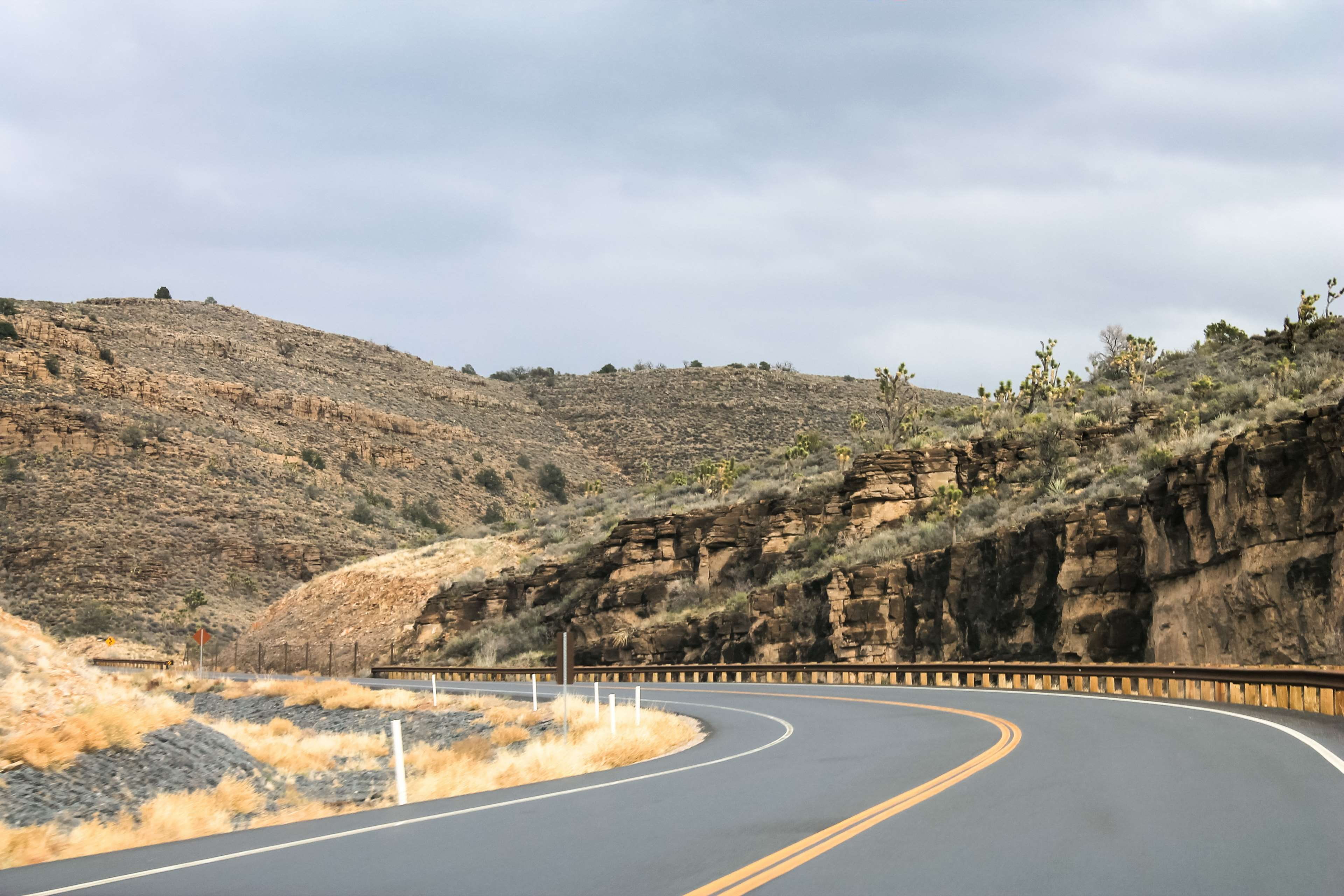natural, winding road, outdoors, transportation, empty road, horse shoe, horizon, 4K, high, canyon, drought, grand, marking, clouds, environment, horse, HD Wallpaper