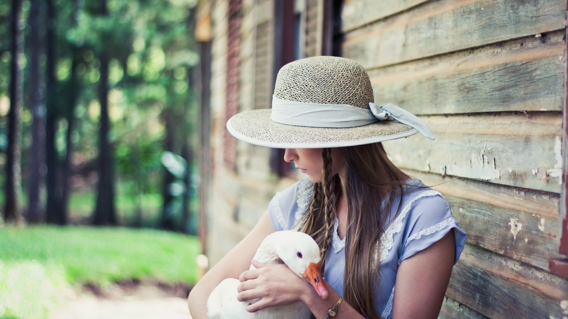 goose, women, day, sun hat, long hair, nature, casual clothing, adult, clothing, waist up, model, hat, animals, hairstyle, mammal, young adult, 1080P, HD Wallpaper