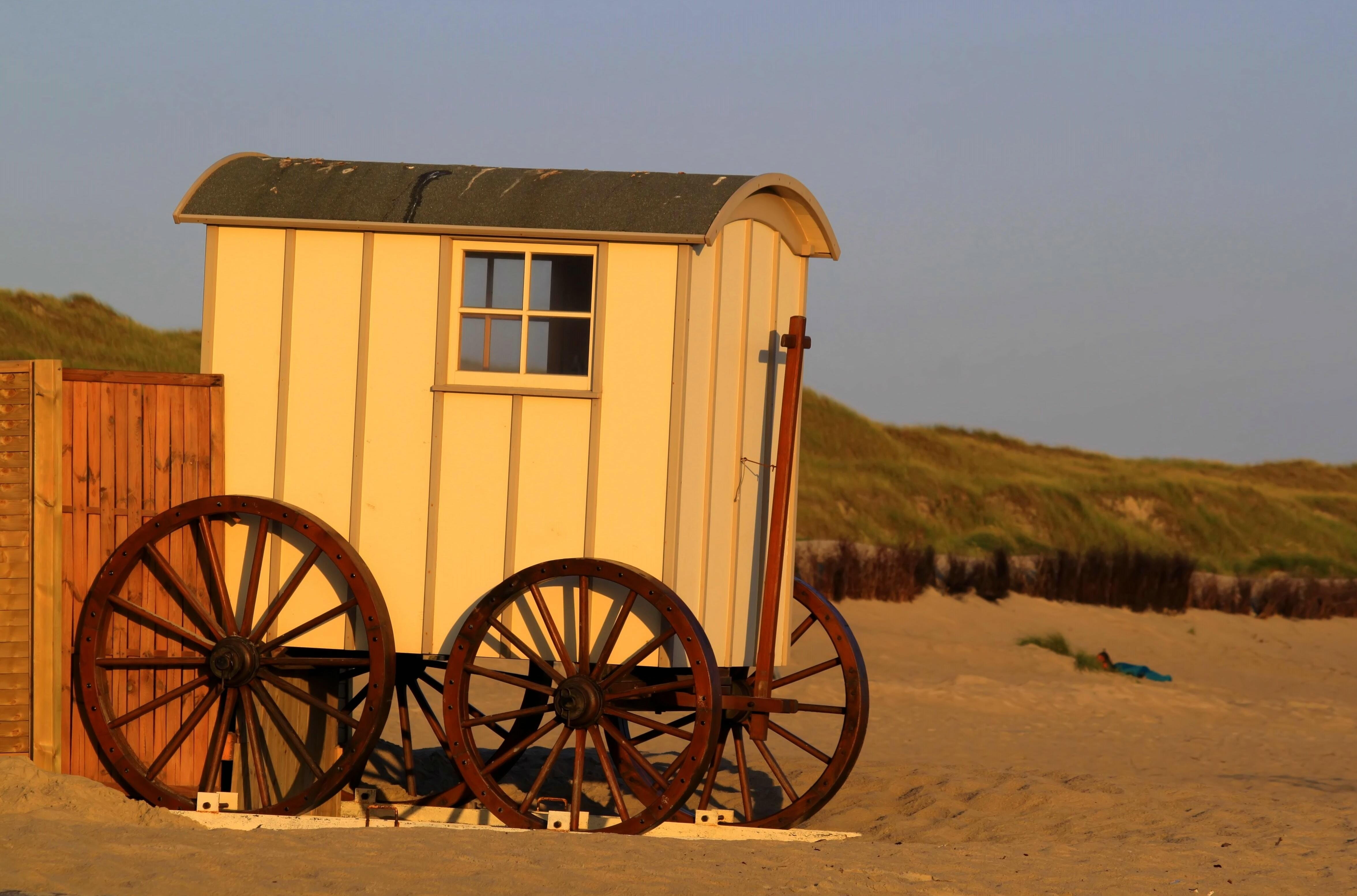 sand, rim, wagon wheel, germany, beach dare, companions, land vehicle, means of transport, holidays, warm light, north sea, horse cart, land, island, wheels, HD Wallpaper