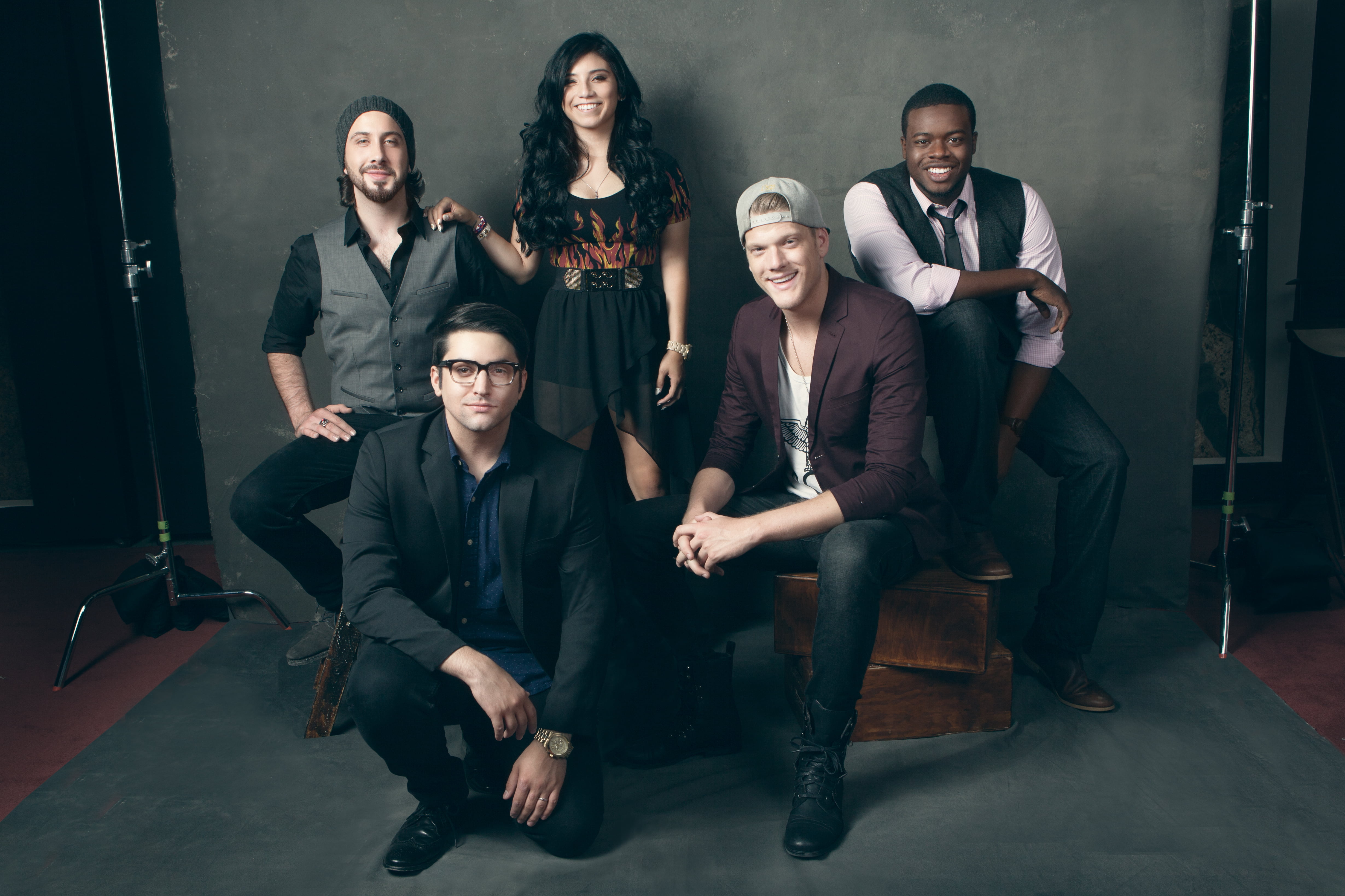 young Adult, young Women, indoors, real People, Avi Kaplan, adults Only, cheerful, 4K, Scott Hoying, casual Clothing, beautiful, people, smiling, happiness, HD Wallpaper