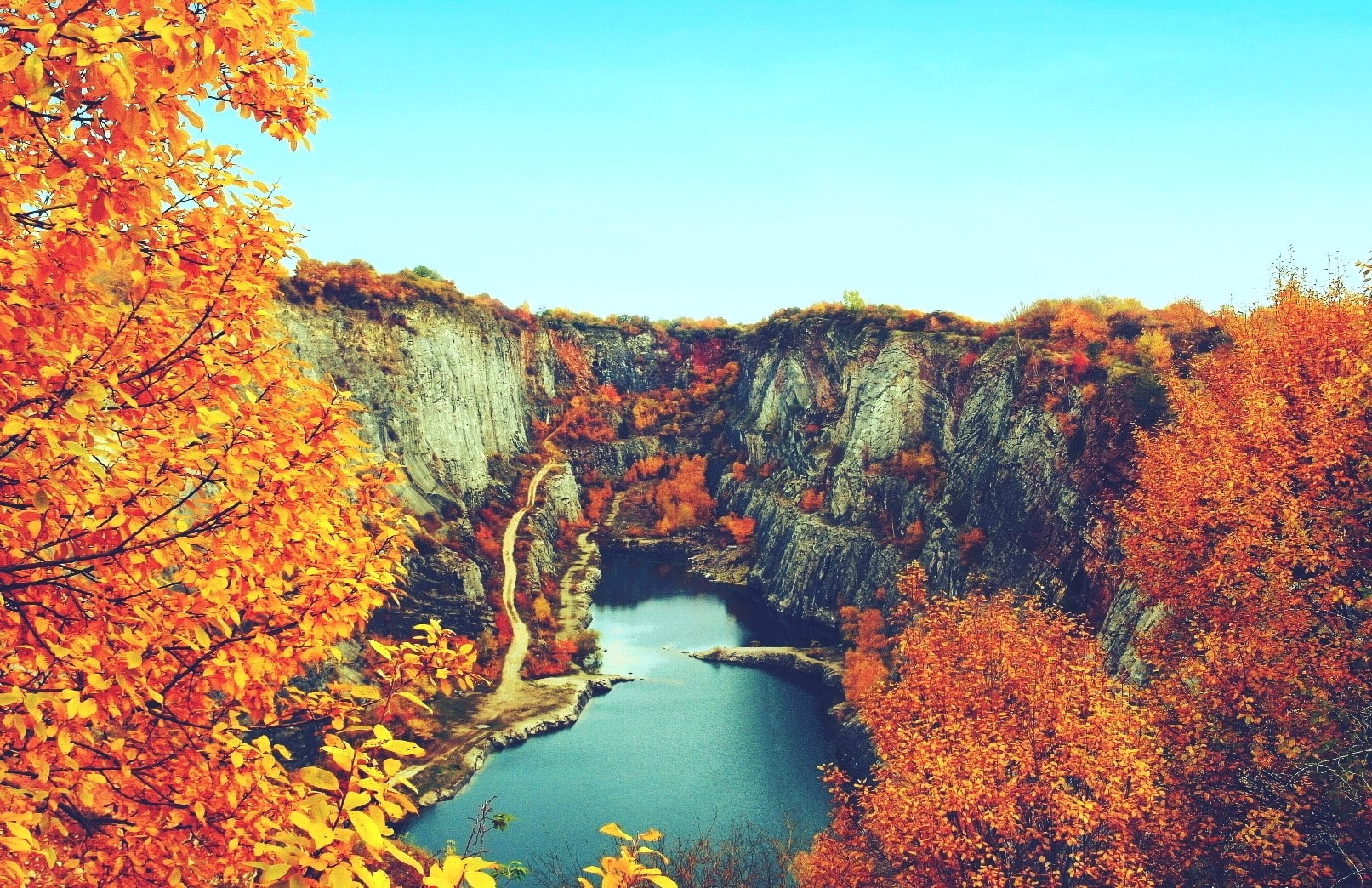 trees, canyon, nature, landscape, fall, 720P, water, leaves, lake, HD Wallpaper