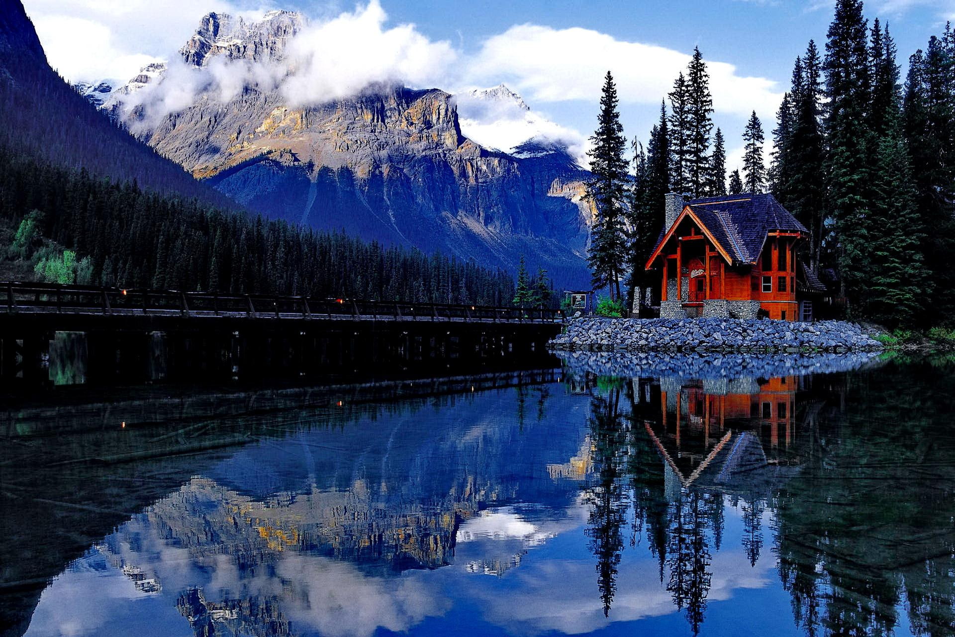 trees, water, mirrored, wooden, clou, lake, river, riverbank, house, 1080P, black, calm, peaceful, shore, beautiful, red, snowy, HD Wallpaper