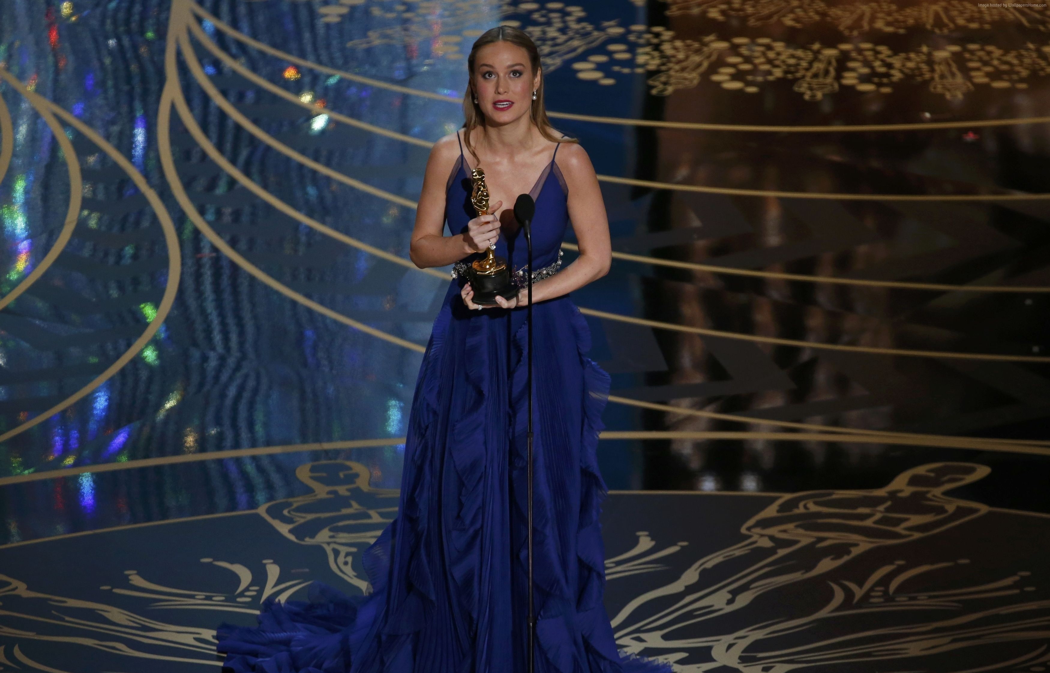 Brie Larson, full length, three quarter length, Most popular celebs, beauty, 2K, actress, real people, portrait, fashion, young women, red carpet, looking at camera, HD Wallpaper