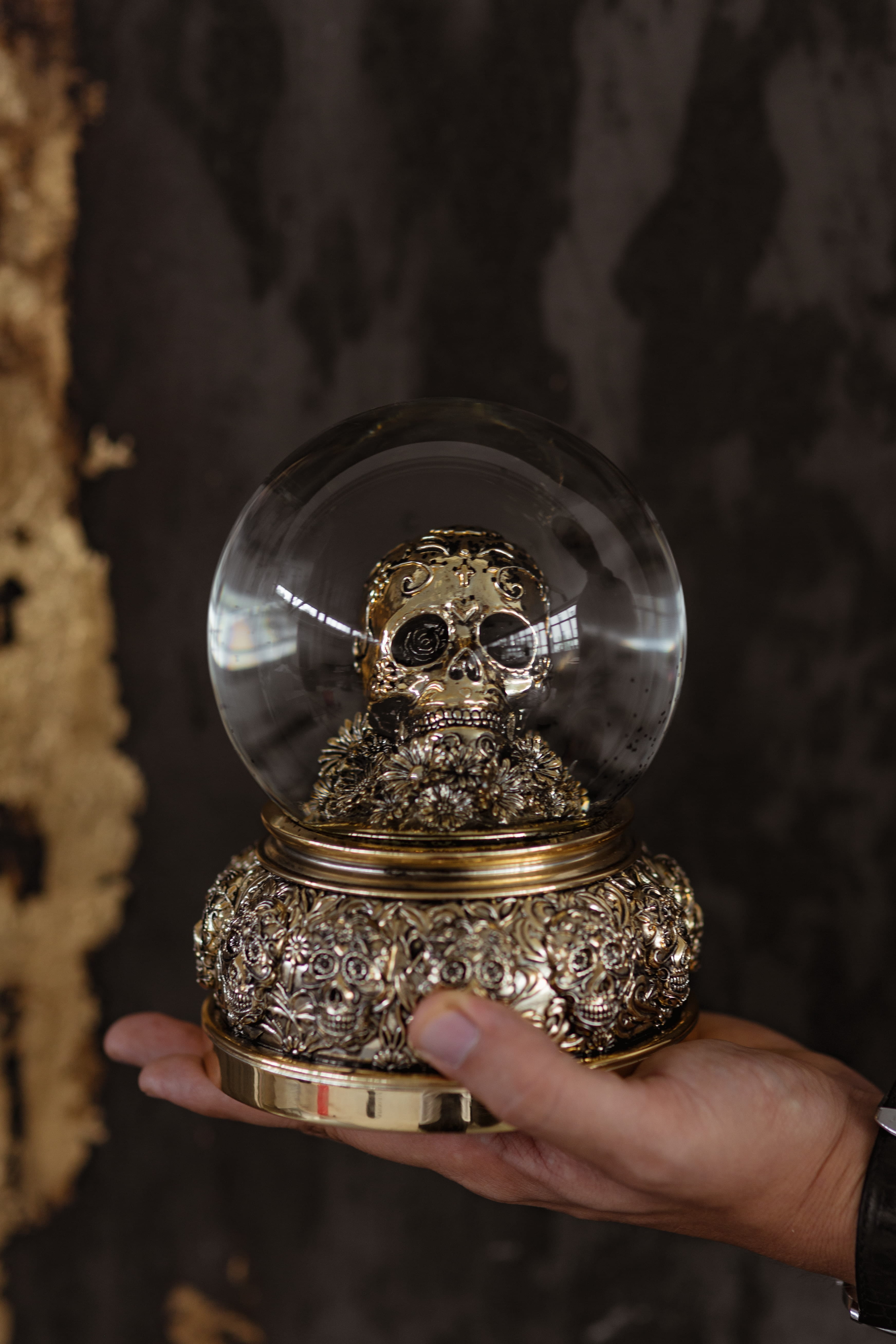 black, spooky, belief, religion, personal perspective, focus on foreground, close-up, decoration, lifestyles, halloween, indoors, human body part, gold, Phone HD Wallpaper