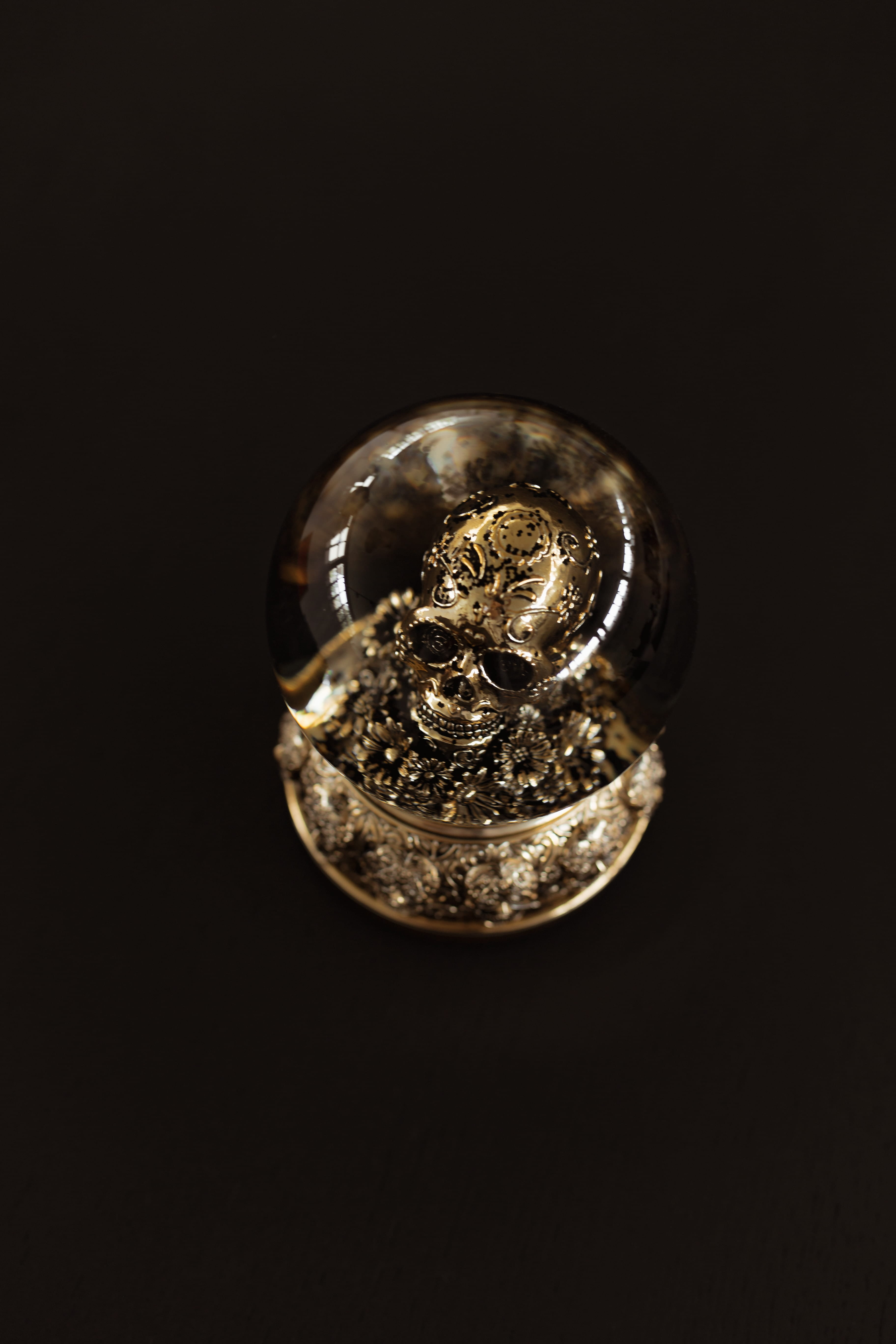 decoration, elegance, expense, ornate, snow globe, diamond - gemstone, no people, golden, spooky, wealth, snow, halloween, 5K, gold, studio shot, close-up, Phone HD Wallpaper
