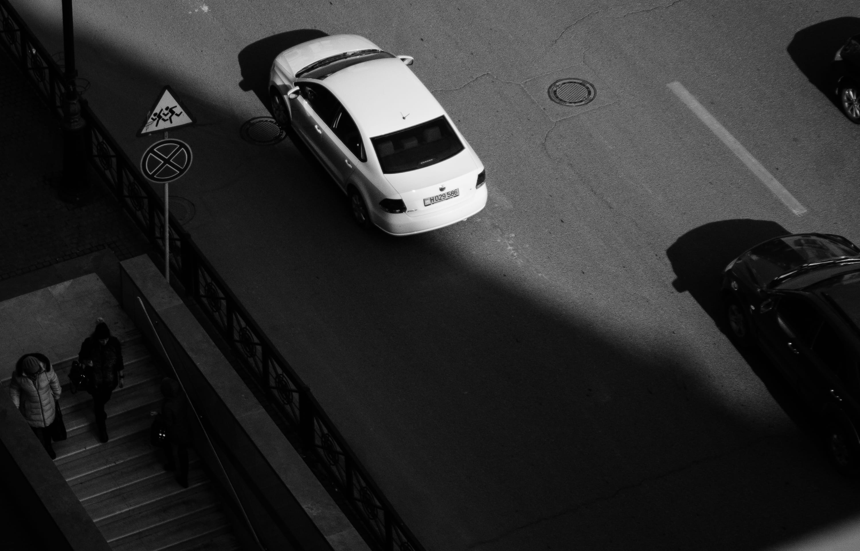 day, azerbaijan, high angle view, transportation, baku, one person, low section, street, mode of transportation, 2K, land vehicle, car, real people, city, HD Wallpaper