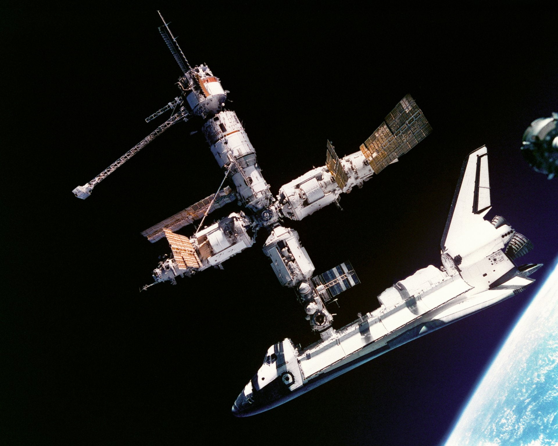 motion, travel, NASA, day, sea, Space Shuttle Atlantis, nautical vessel, no people, navy, airplane, transportation, Mir space station, nature, freight transportation, HD Wallpaper