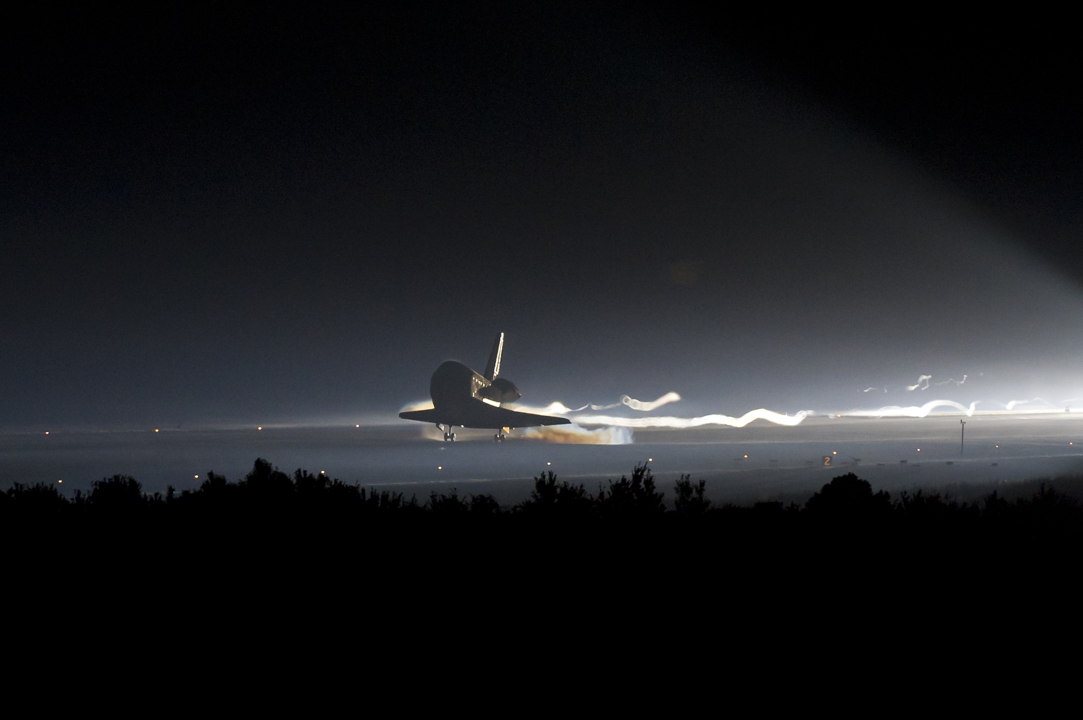 cloud - sky, silhouette, tree, light trails, outside, 1080P, trees, space shuttle, aircraft, atlantis, idyllic, plant, scenics - nature, vapor trails, HD Wallpaper