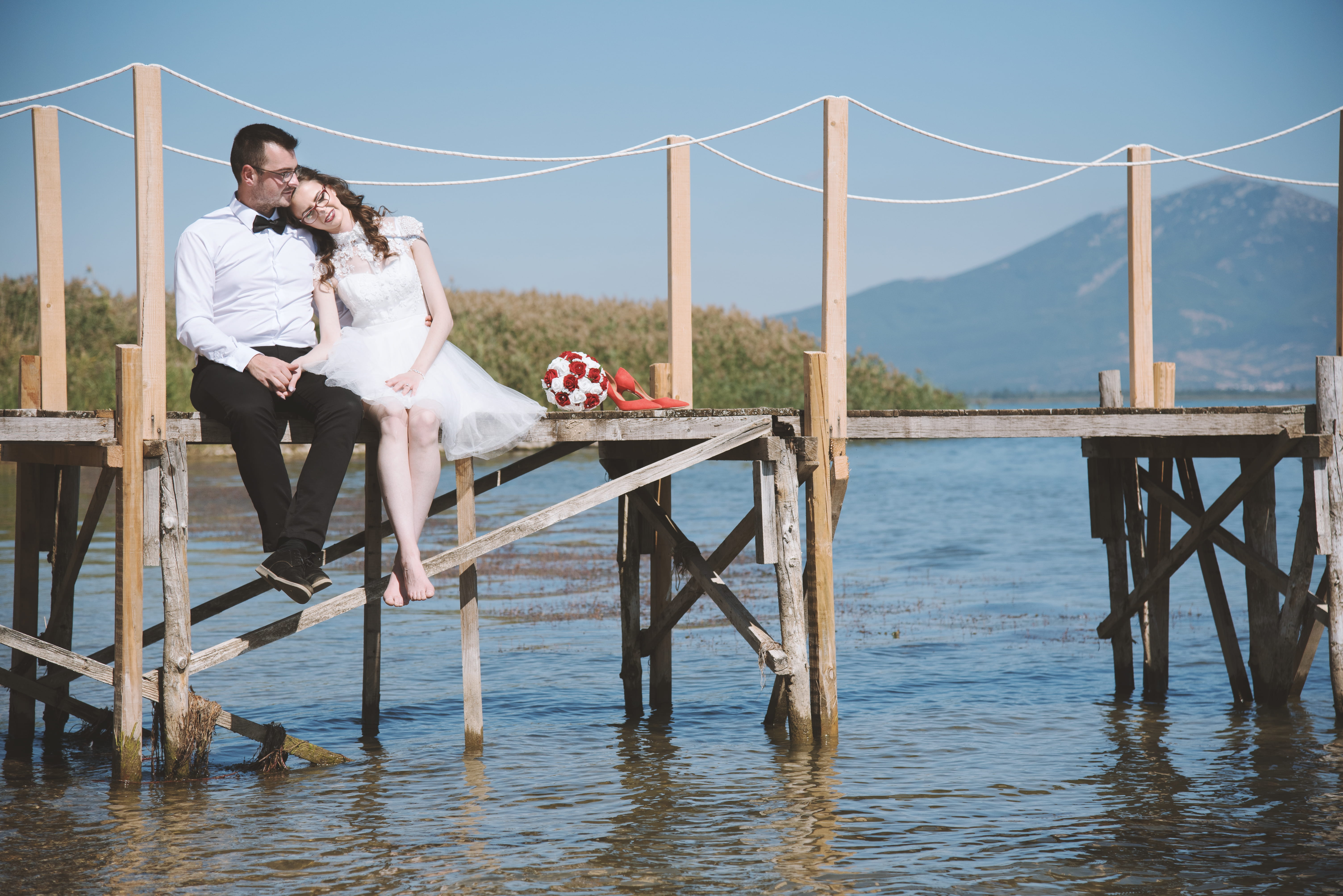 togetherness, two people, young women, nature, affection, wear, young men, couple - relationship, couple, day, girl, wooden, full length, men, dress, connection, HD Wallpaper