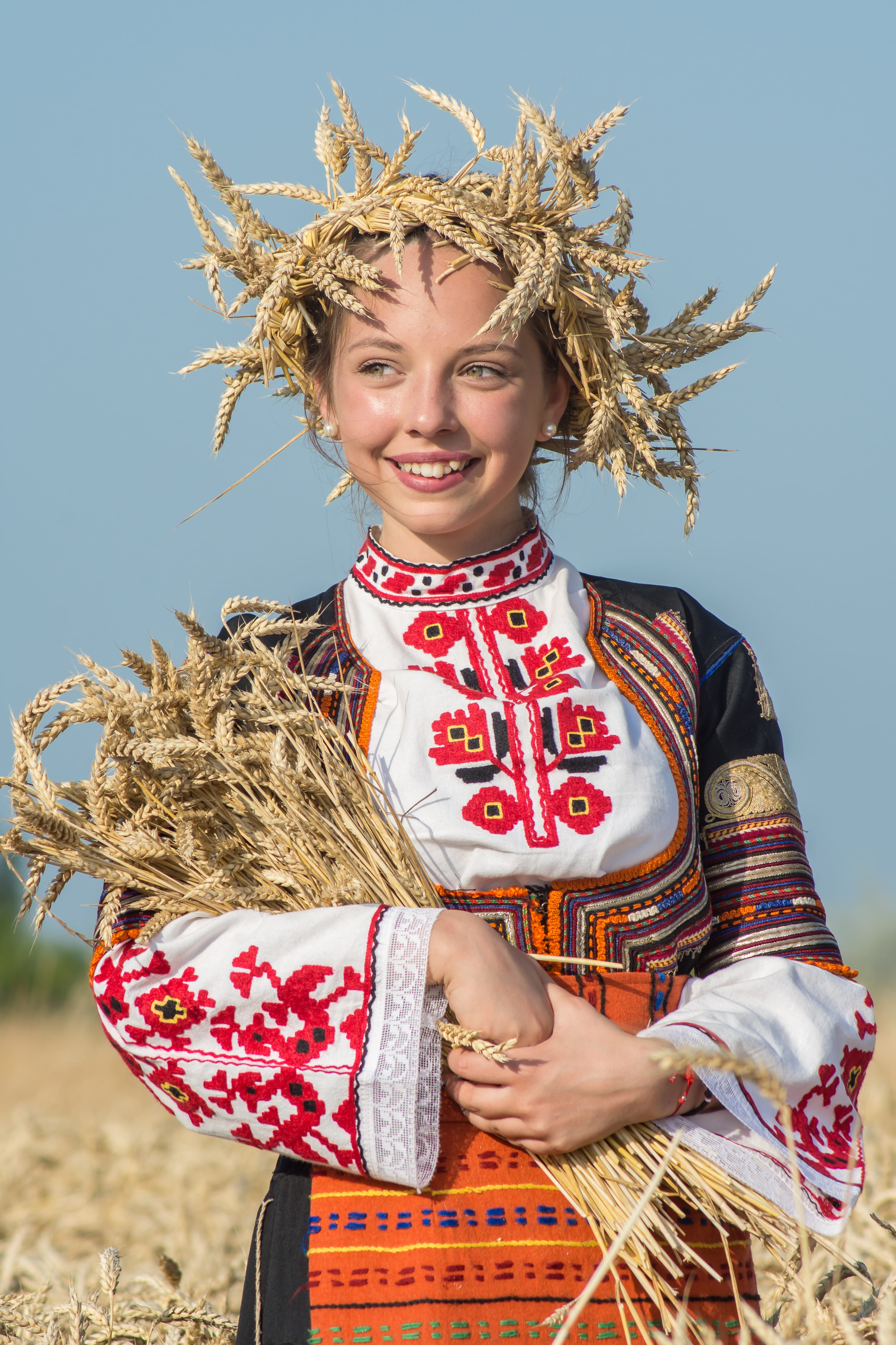 farming, bulgaria, one woman only, harvesting, teenager, adults only, yellow, Food, country, bulgarian traditions, healthy, innocence, field, Nature, emotion, Phone HD Wallpaper