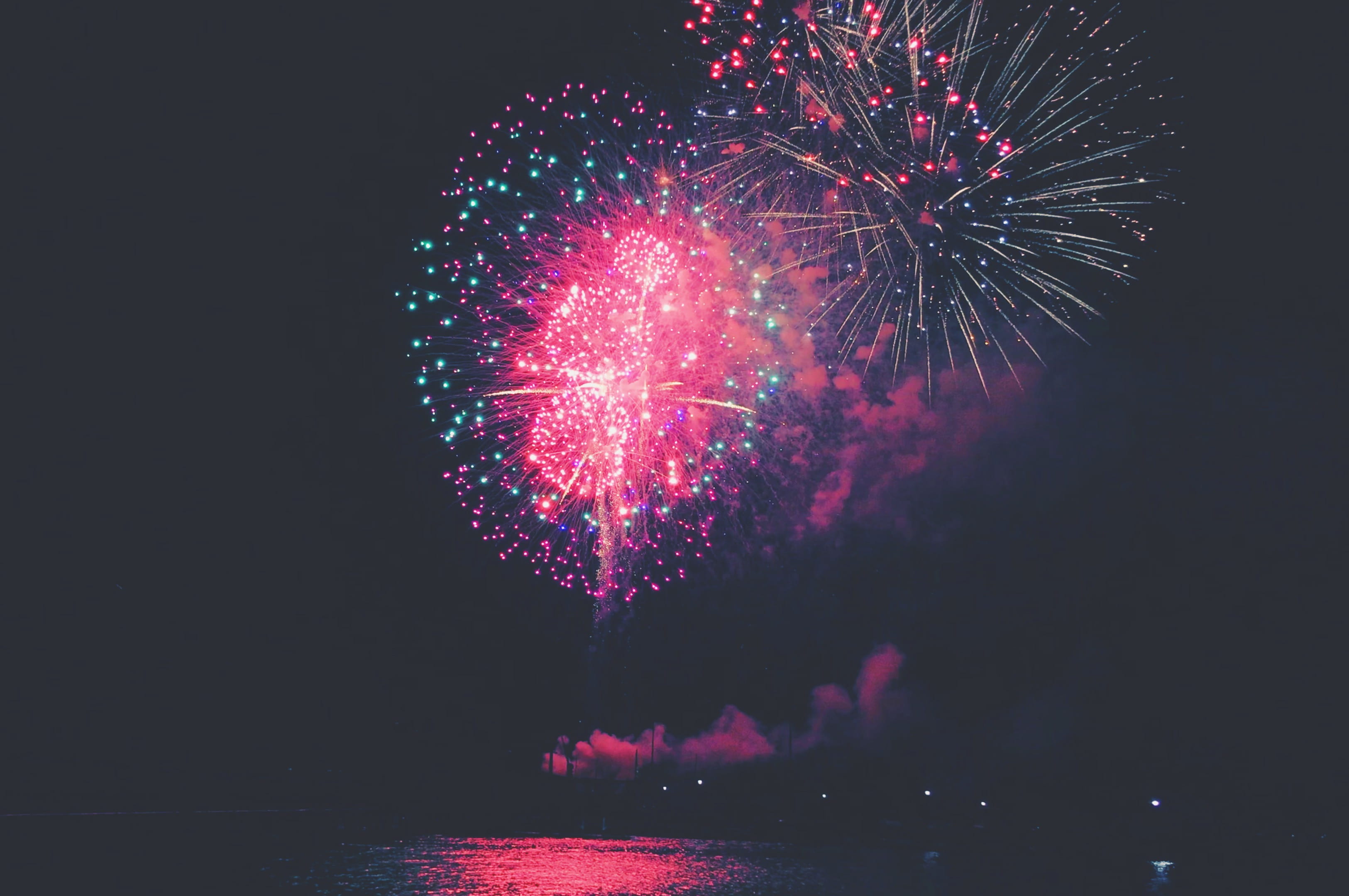 event, 2K, sparks, celebration, outdoors, glowing, motion, pink, nature, waterfront, purple, dark, united states, firework, explosive, no people, cool, HD Wallpaper