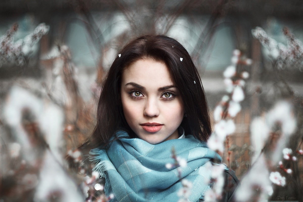looking at viewer, closeup, brunette, women, model, 480P, leather jackets, pink lipstick, portrait, face, snow, eyeliner, HD Wallpaper