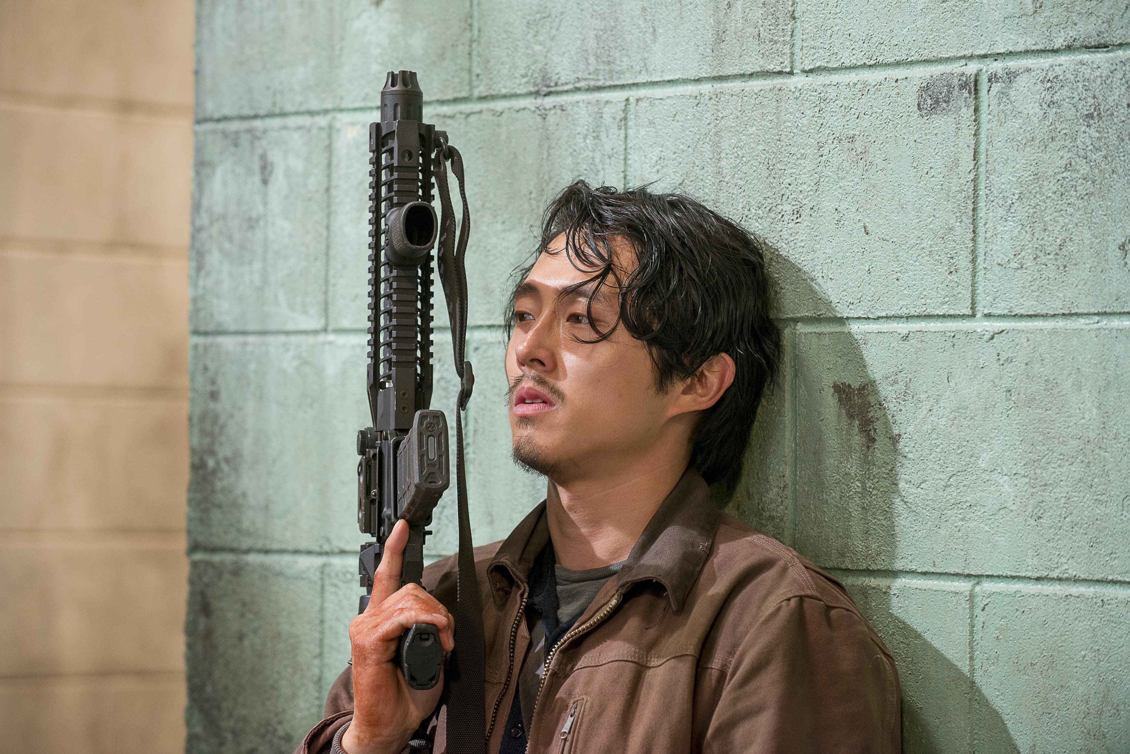 weapons, The Walking Dead, Steven Yeun, Glenn, wall, 2K, HD Wallpaper
