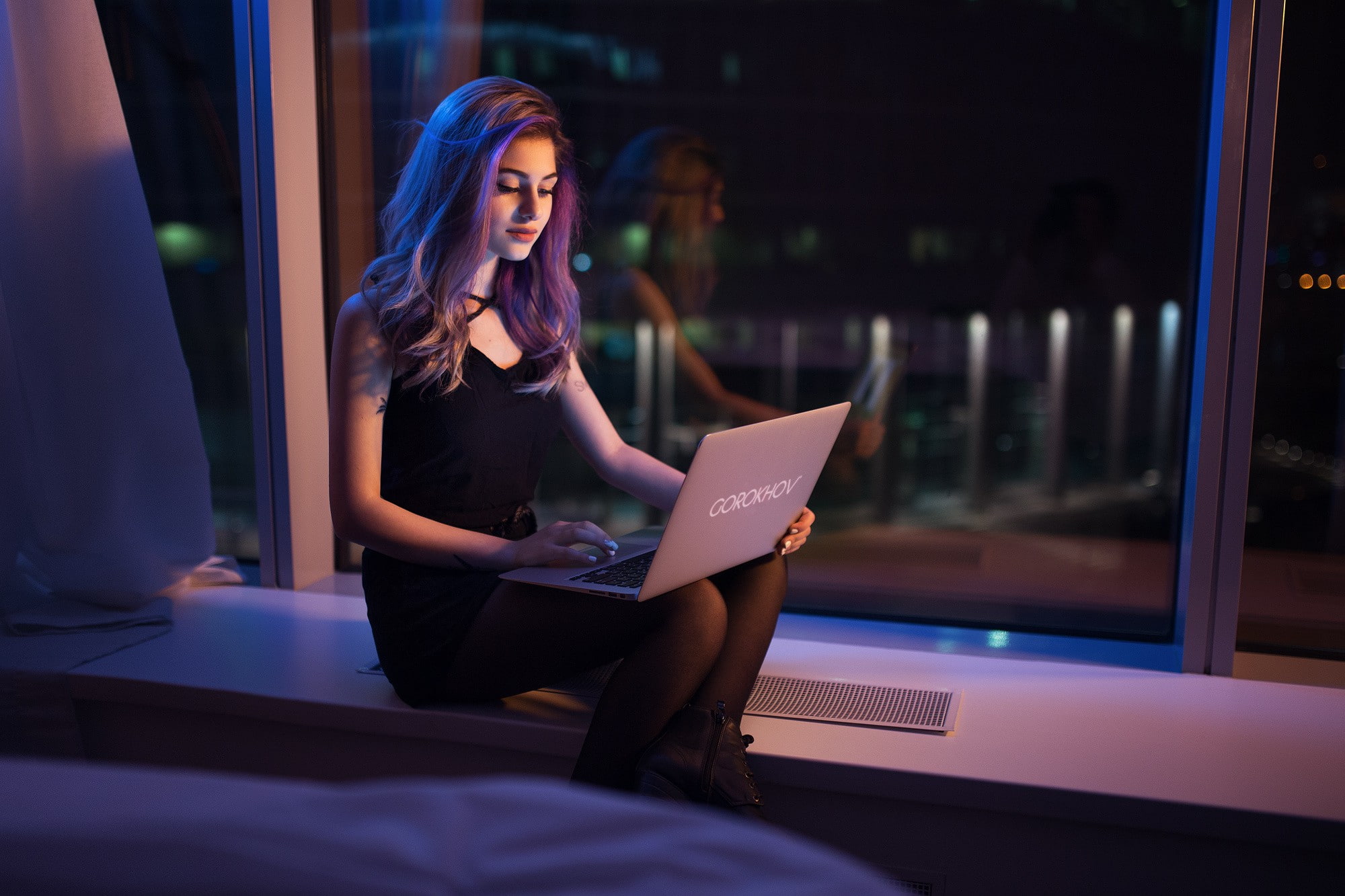 black dress, 1080P, laptop, women, Ivan Gorokhov, Galina Rover, dyed hair, dress, HD Wallpaper