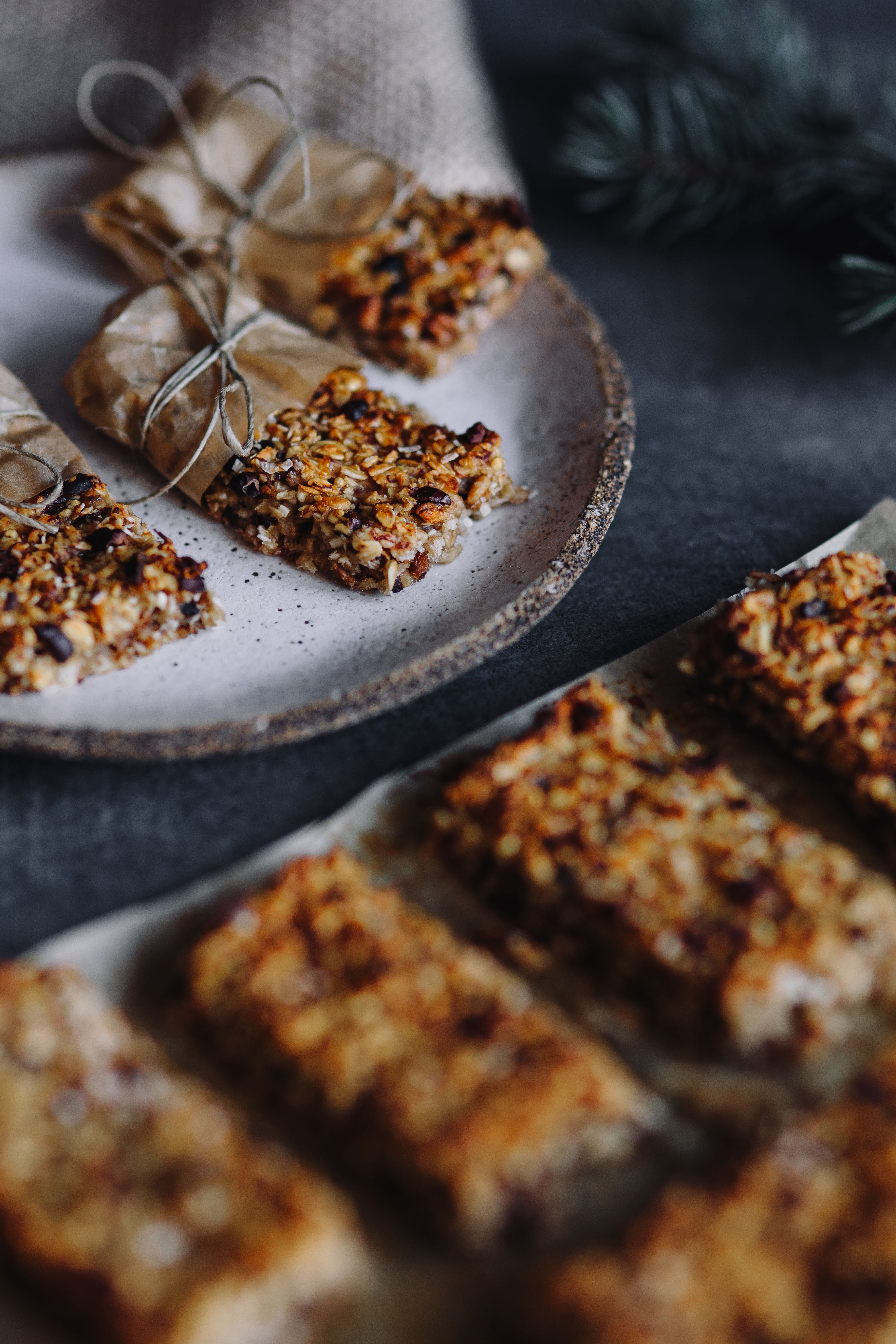 snack, close-up, homemade, fit, fitness, ready-to-eat, oatmeal, no People, temptation, spice, meal, Healthy, sweet, candy bar, Hazelnuts, Peanut, plate, Phone HD Wallpaper
